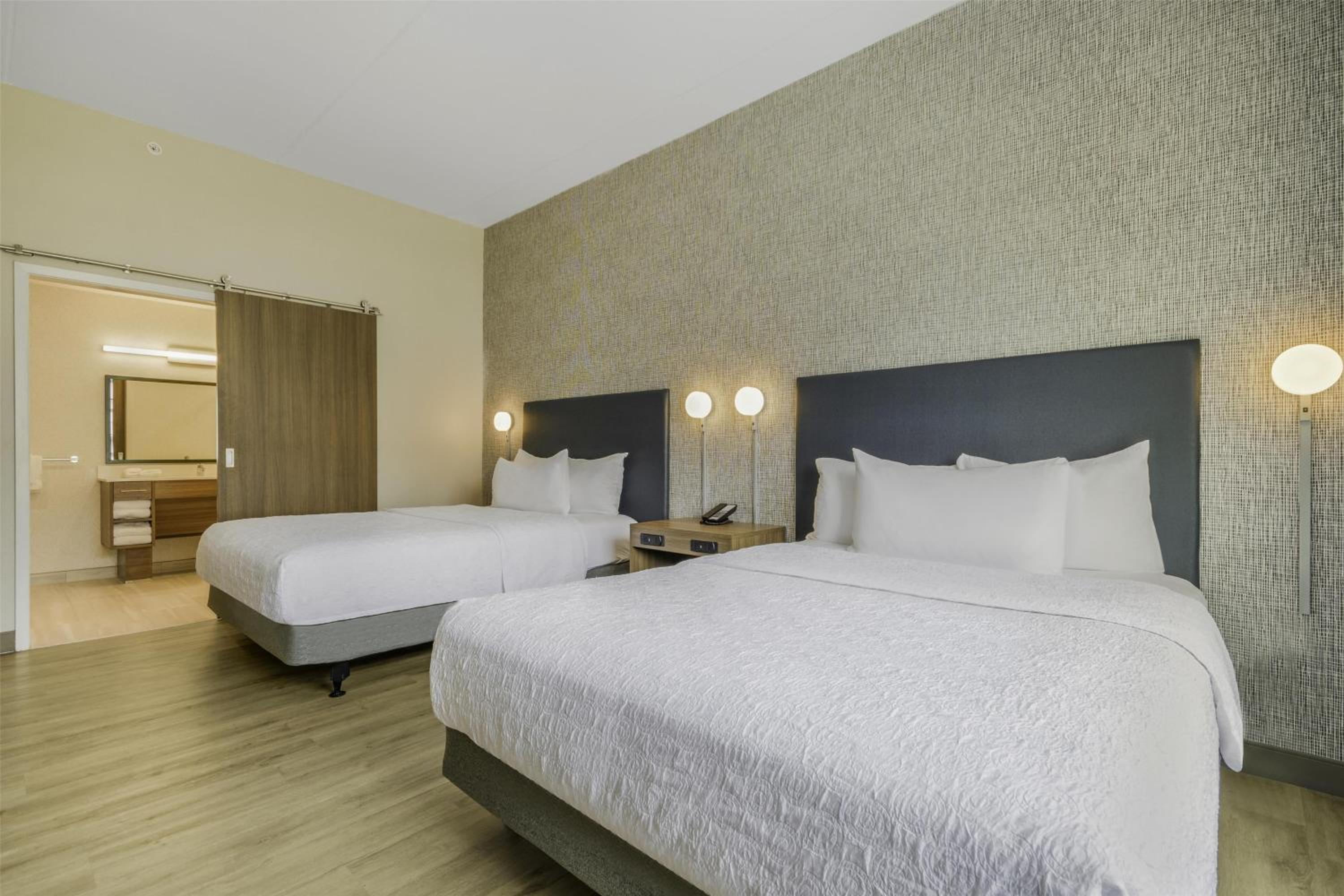 Suite with Two Queen Beds and Tub - Mobility Accessible - Photo 2