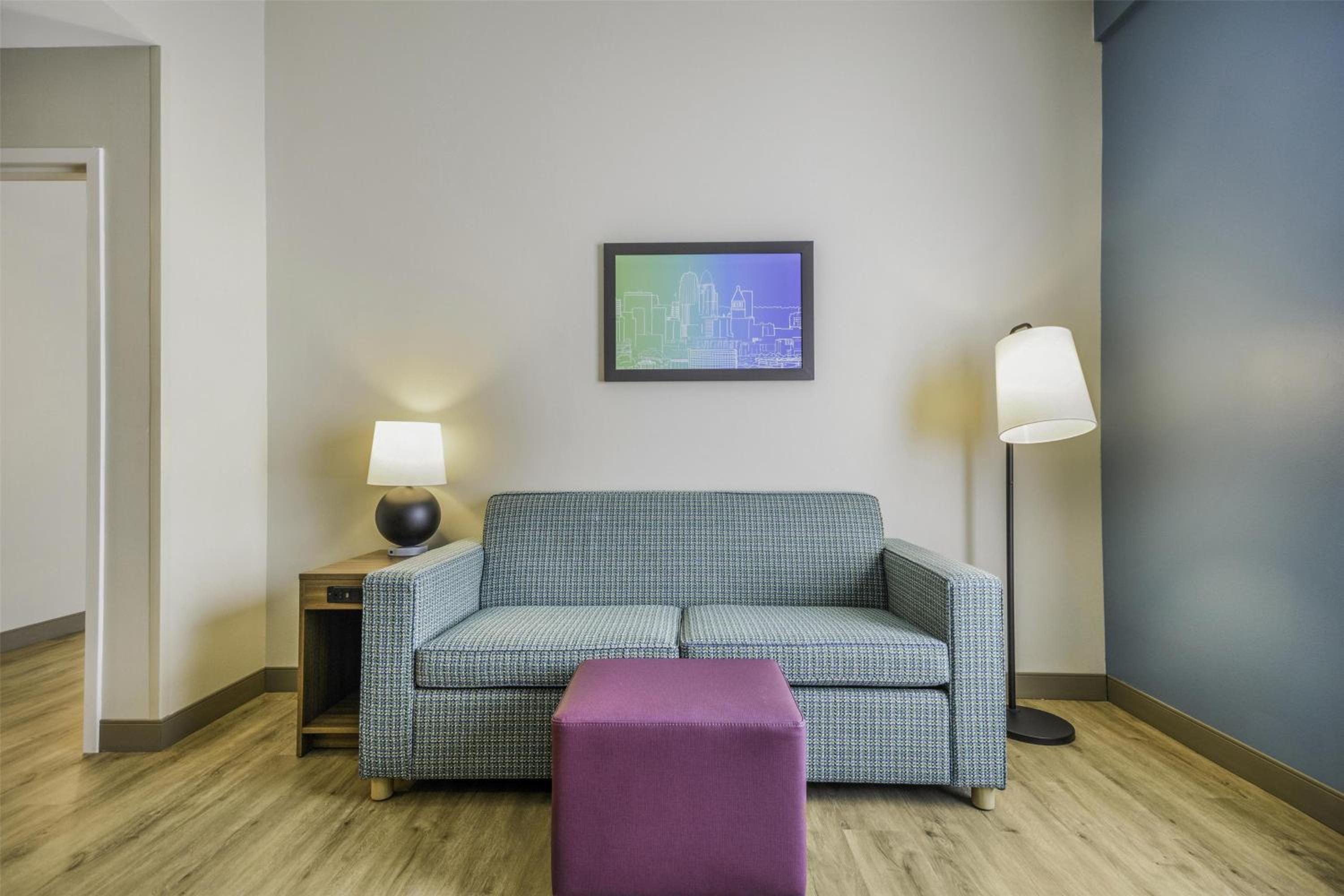 Suite with Two Queen Beds and Tub - Mobility Accessible - Photo 3
