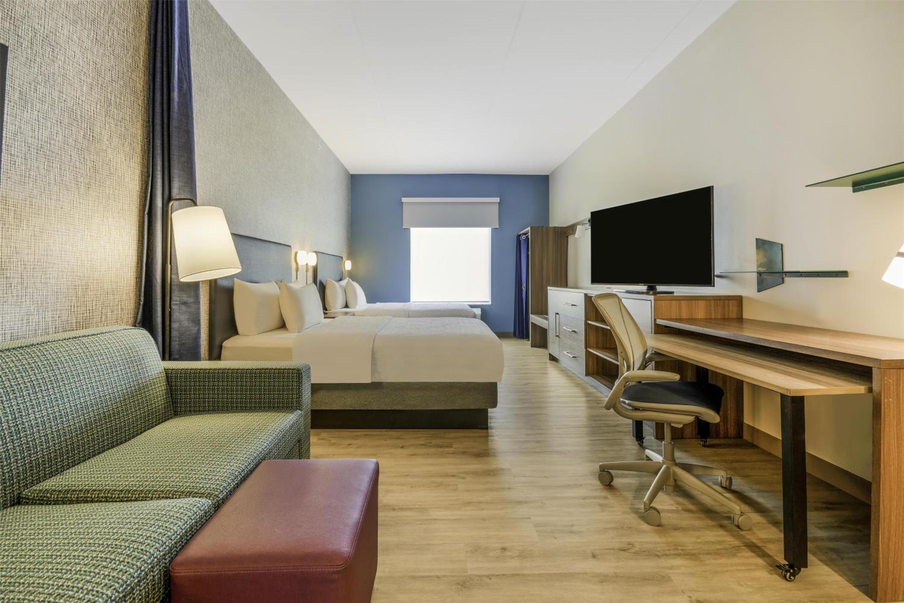 Studio Suite with Two Queen Beds - Photo 4