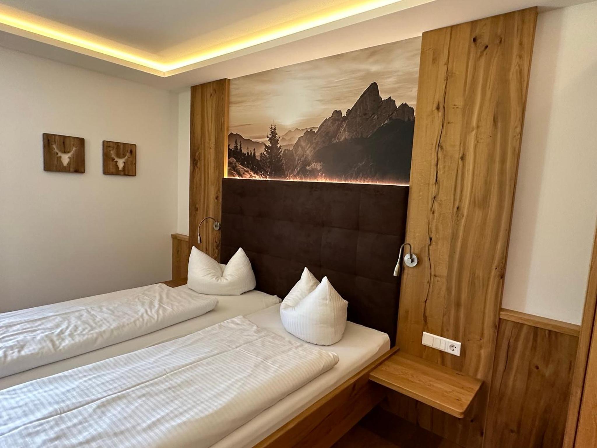 Deluxe Double Room with Shower photo 1
