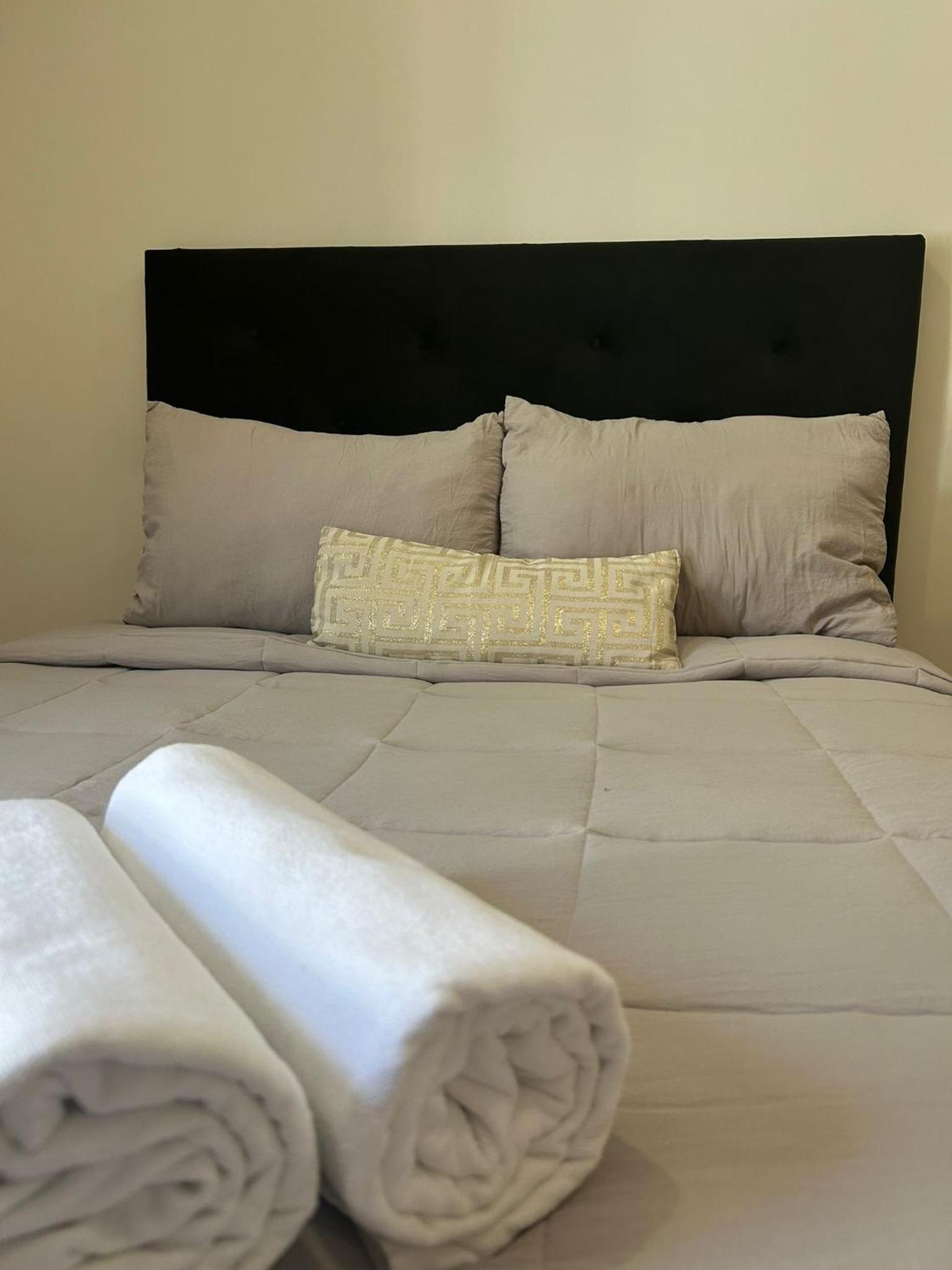 Single Bed in Male Dormitory Room photo 3