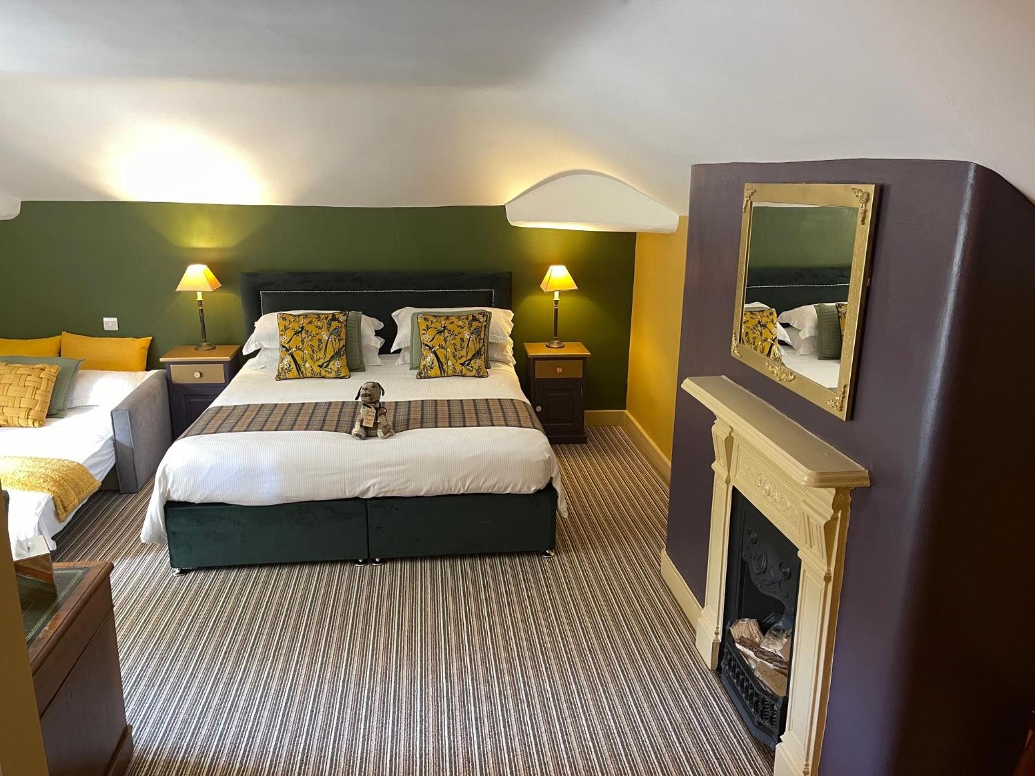 Deluxe Family Room