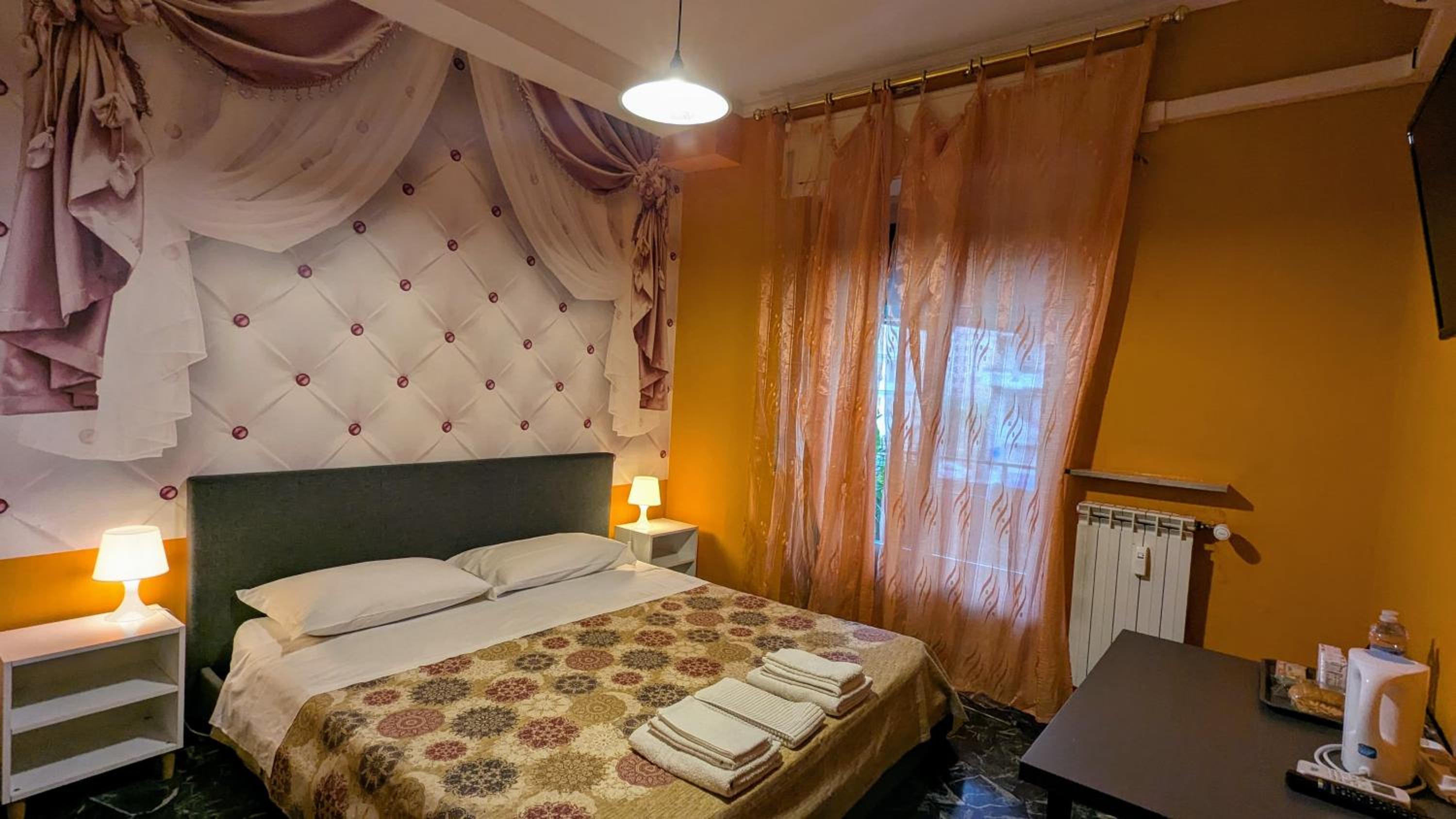 Deluxe Double Room (2 Adults + 1 Child)