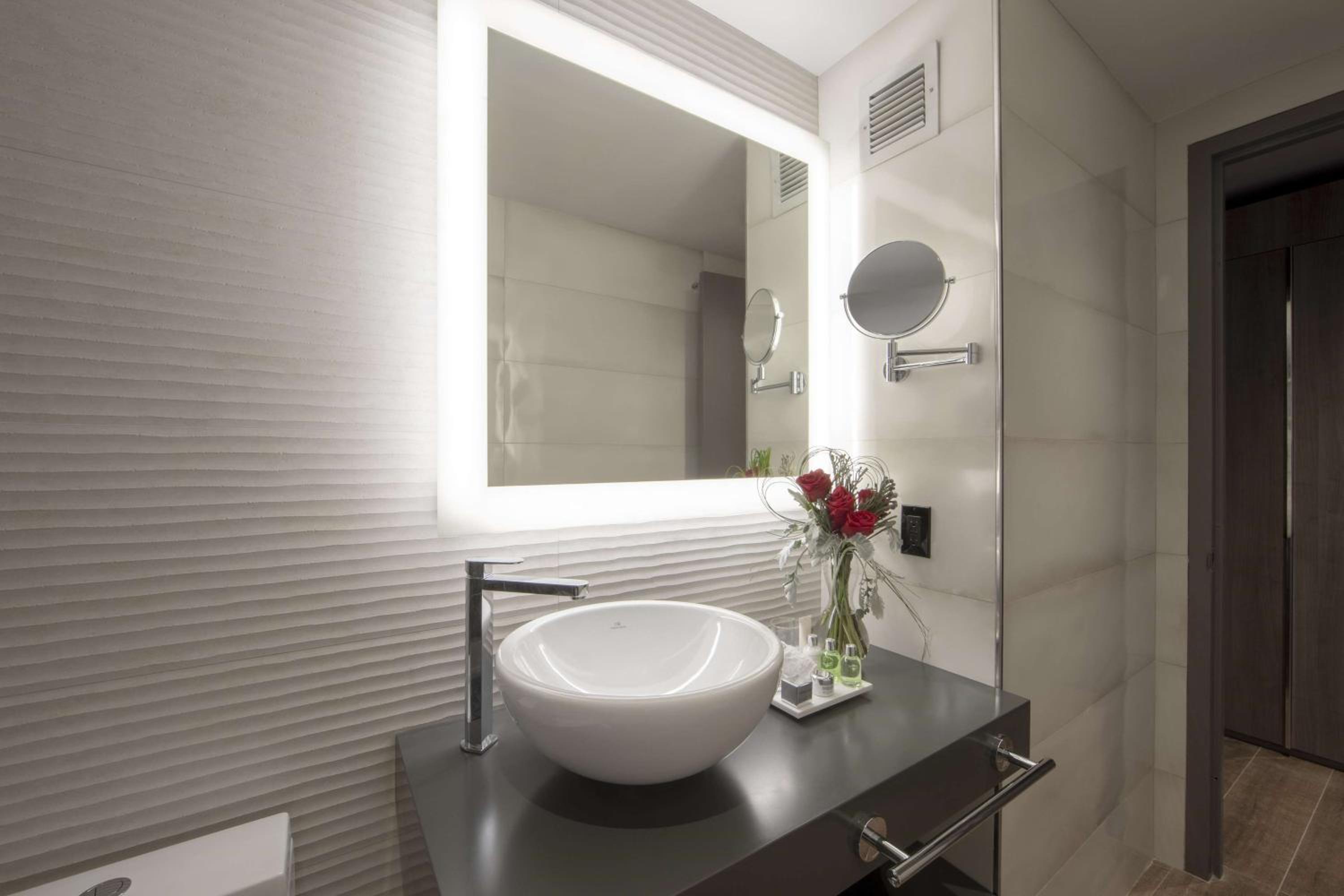Premium Twin Room with City View