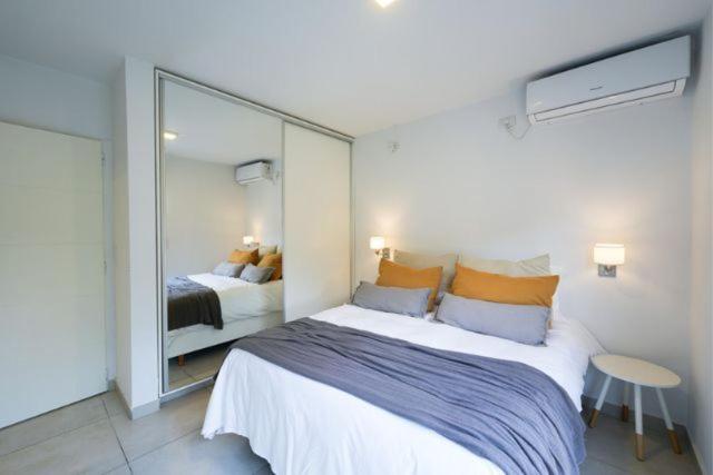 One-Bedroom Standard Apartment photo 1