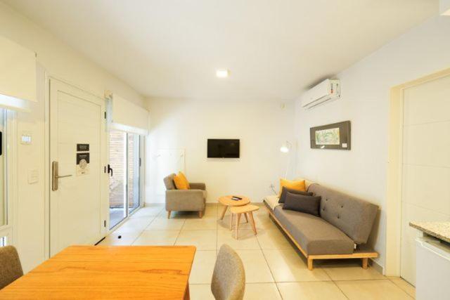 One-Bedroom Standard Apartment photo 3