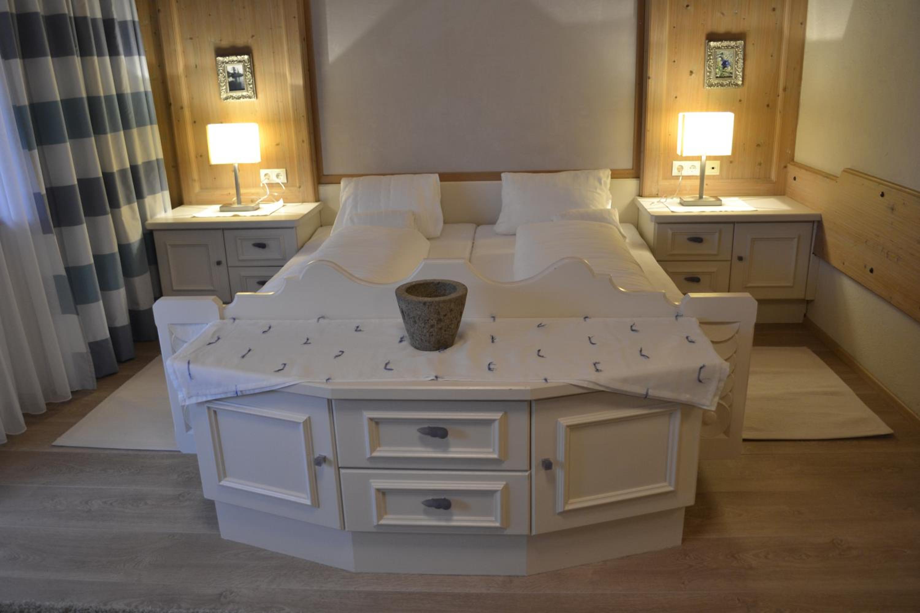 Standard Double Room - Photo 10