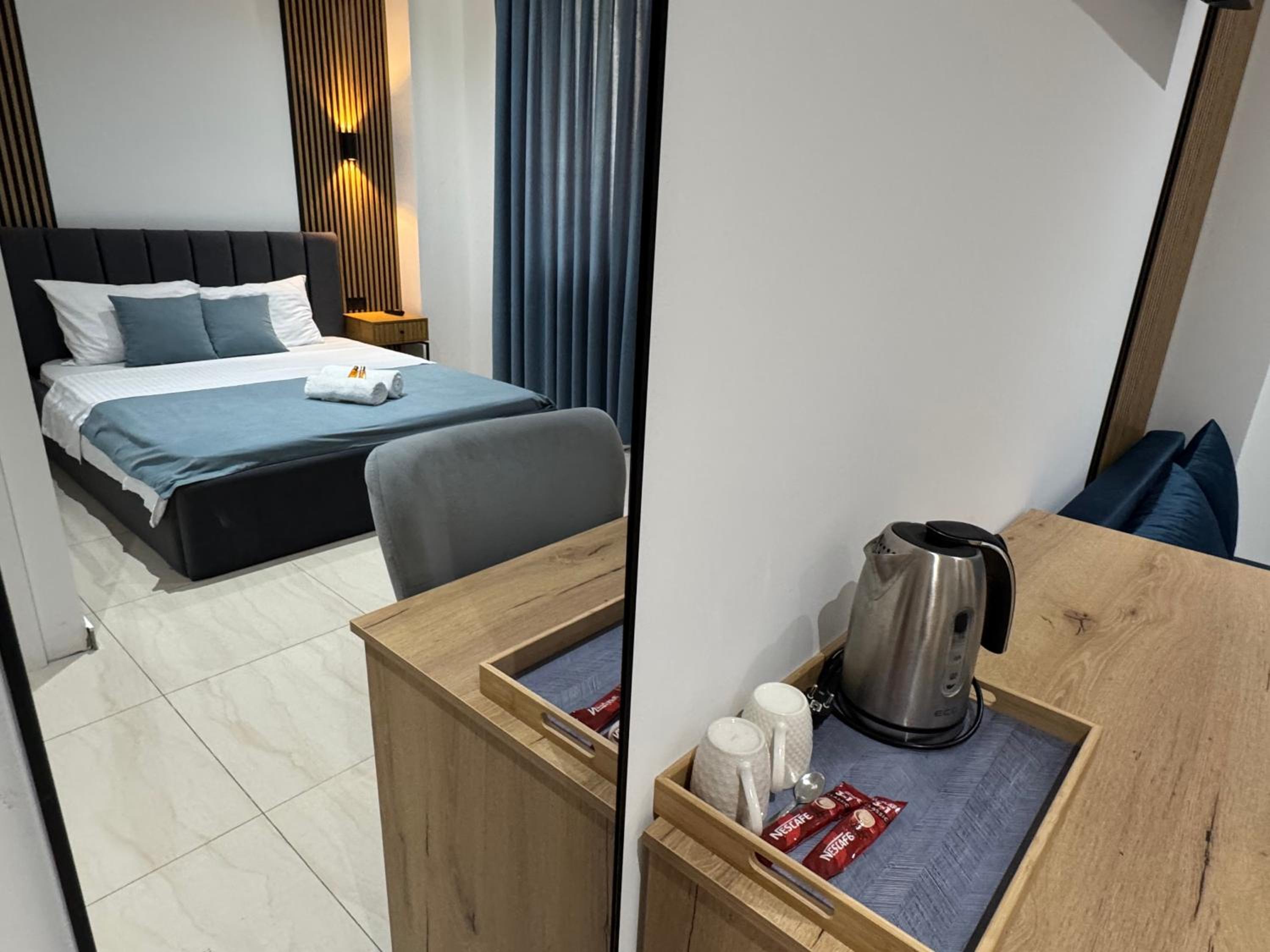 Deluxe Double Room with Extra Bed photo 3