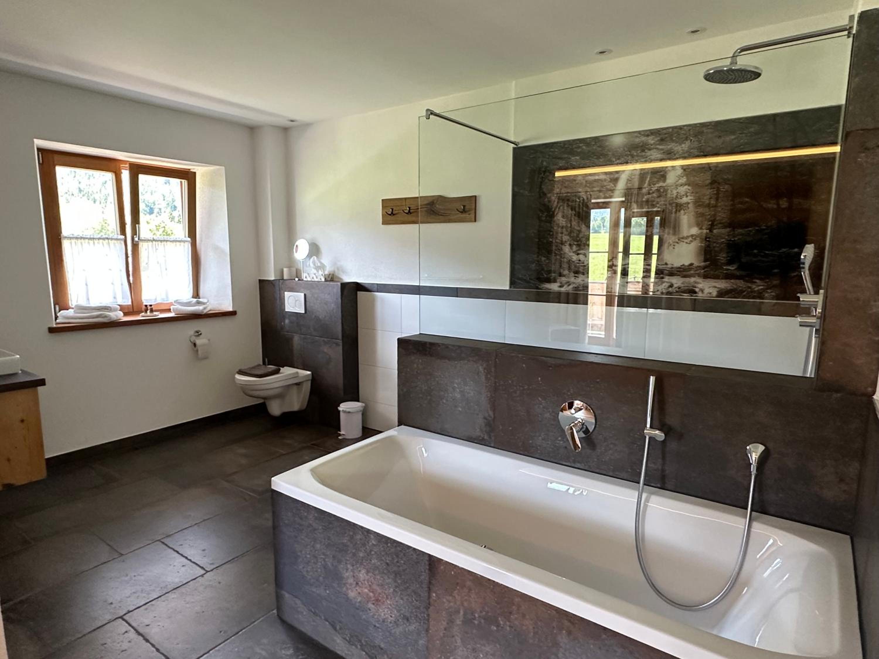 Deluxe Double Room with Bath photo 3