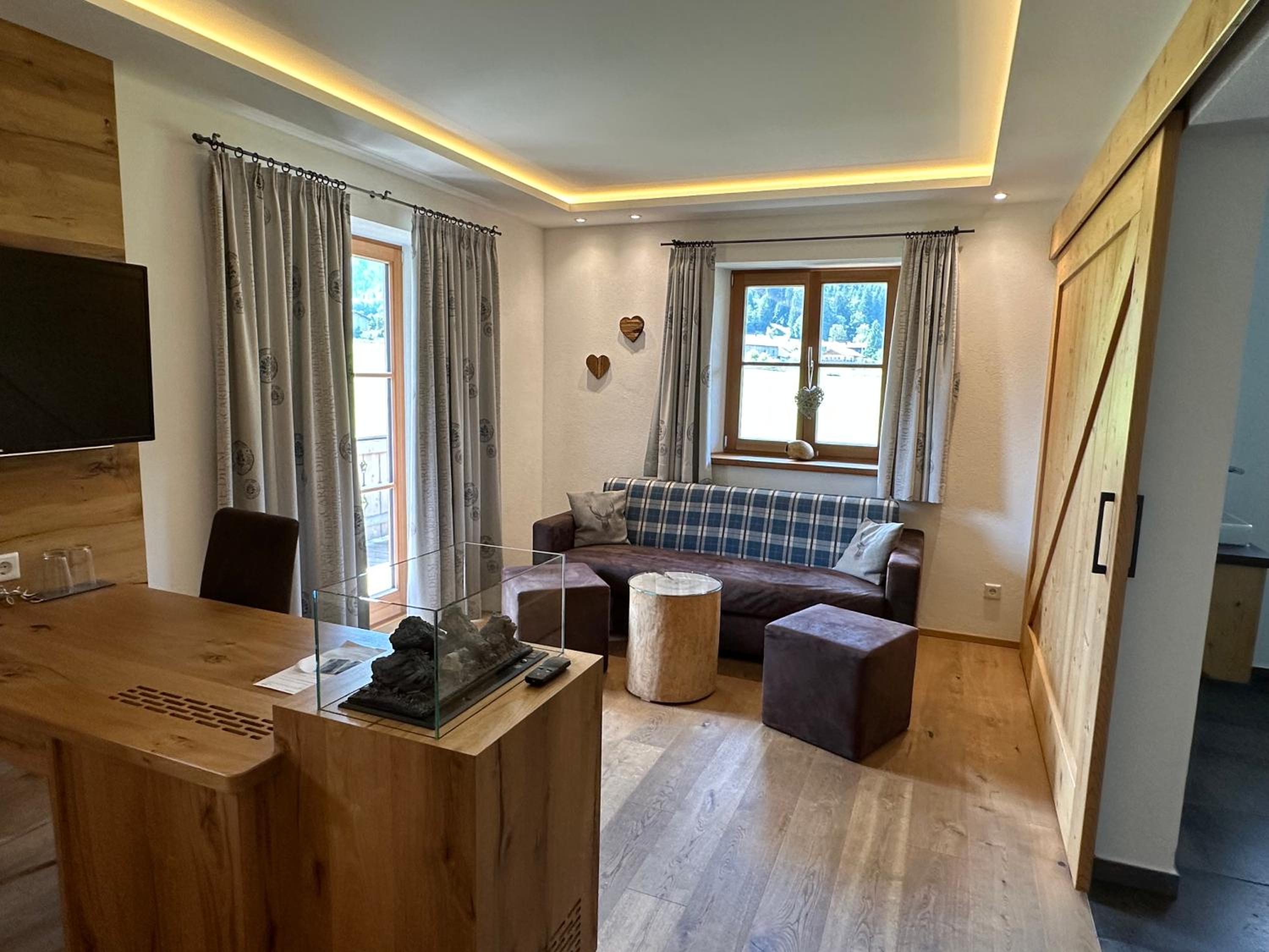 Deluxe Double Room with Bath photo 2