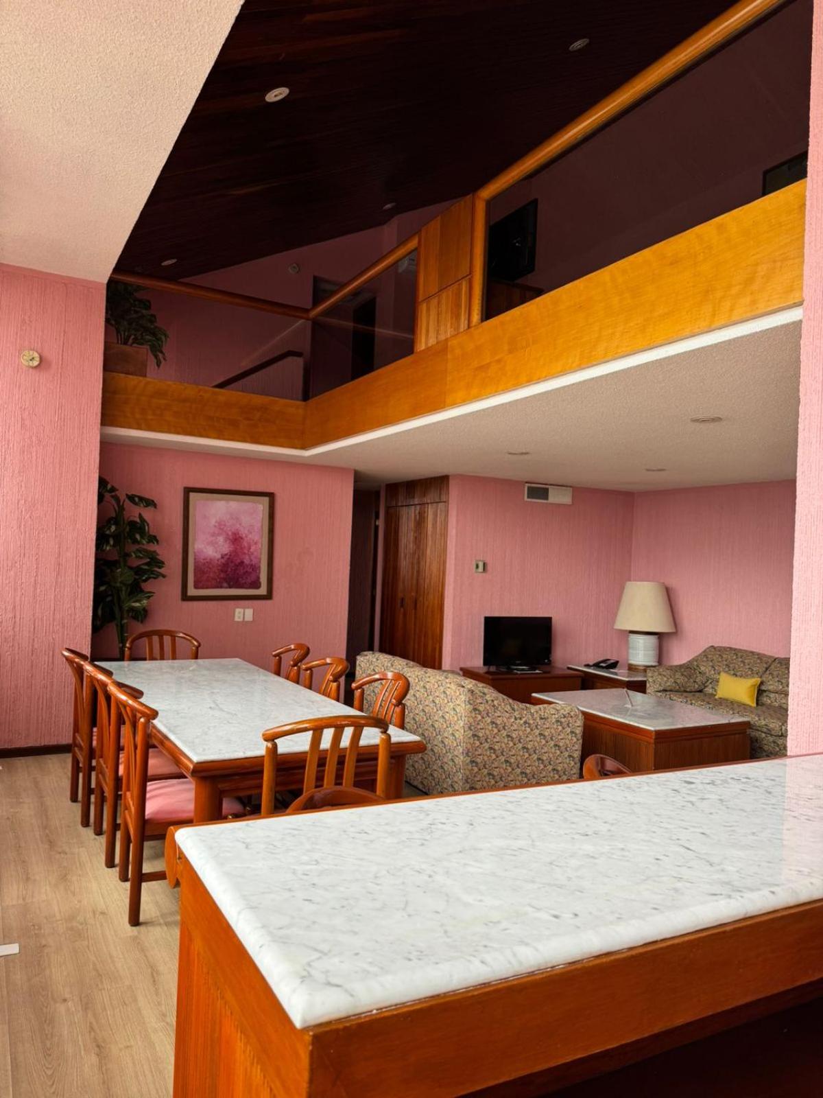 Standard Suite - Photo 2