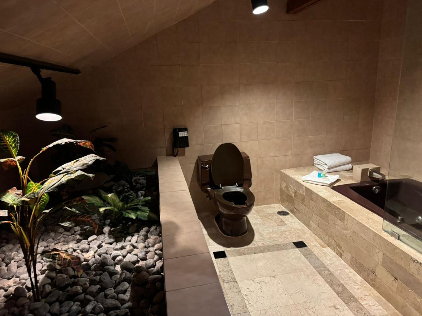 Standard Suite - Photo 4