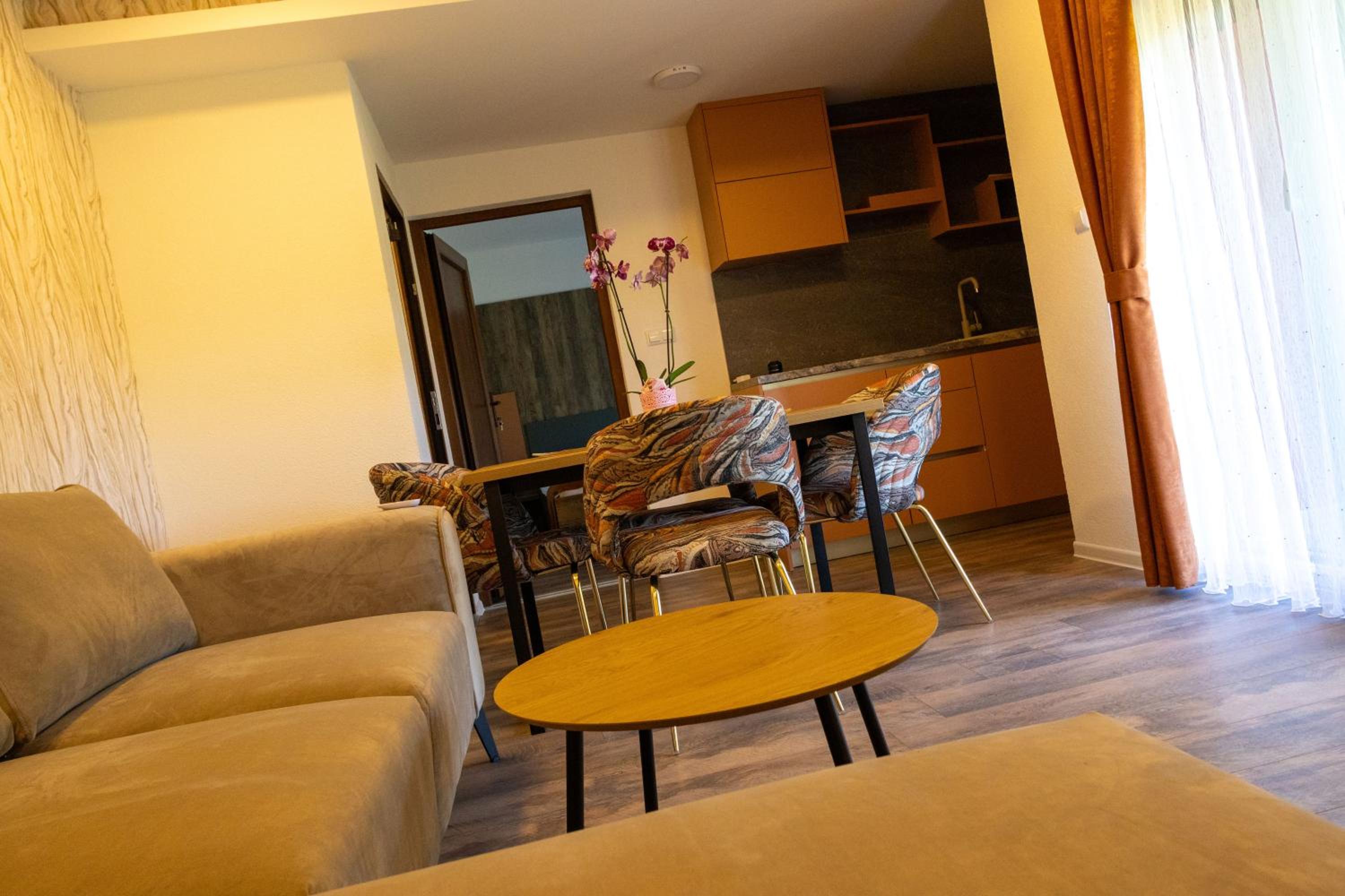 Three-Bedroom Apartment with Water View photo 2
