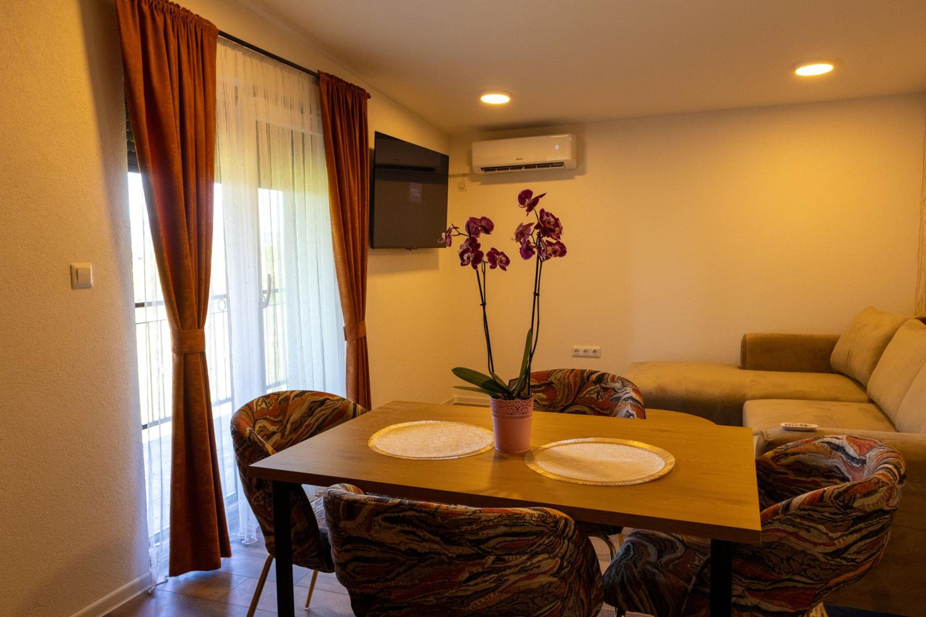 Three-Bedroom Apartment with Water View photo 1