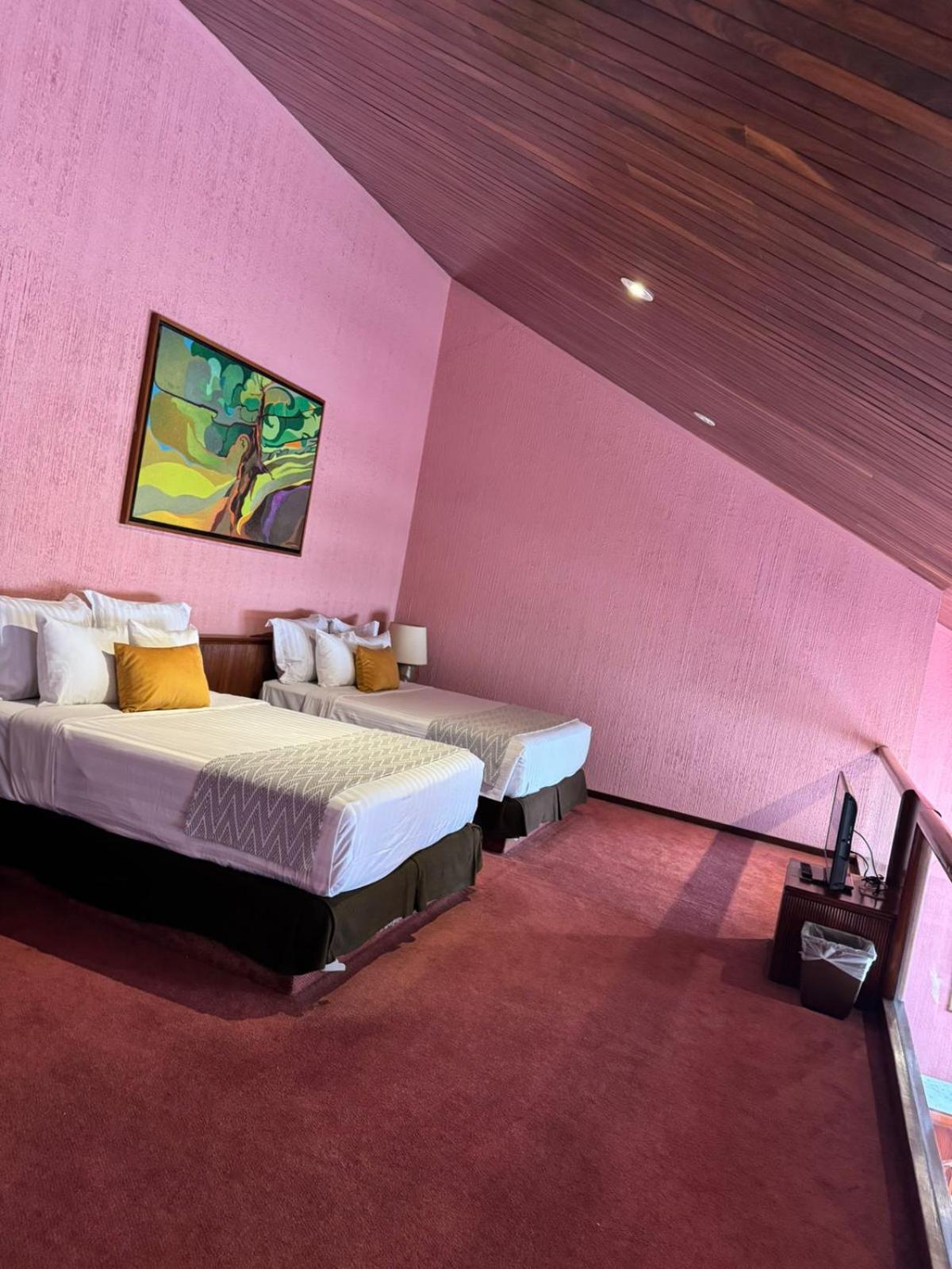 Standard Suite - Photo 1
