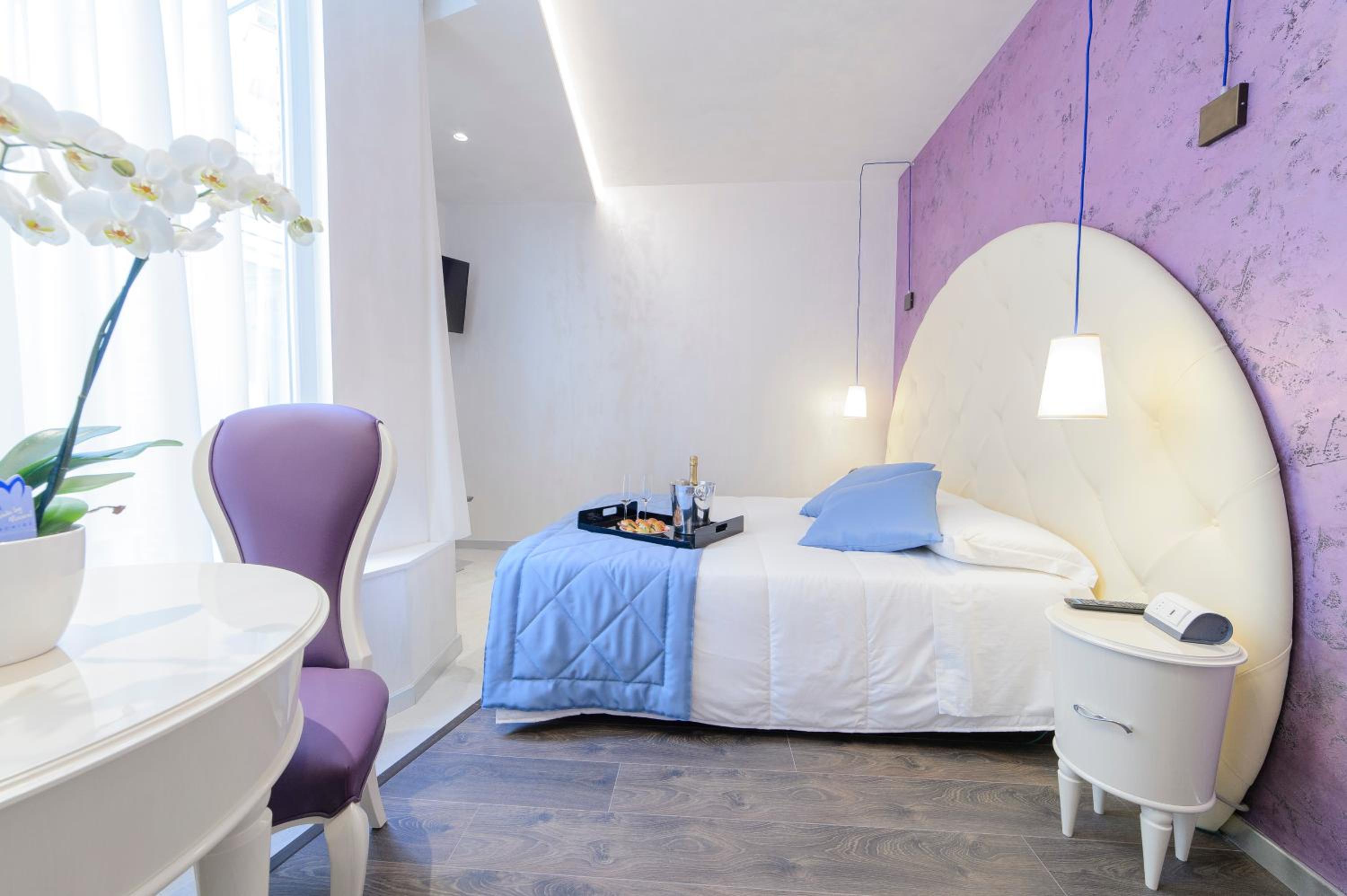 Double Room thumbnail 5