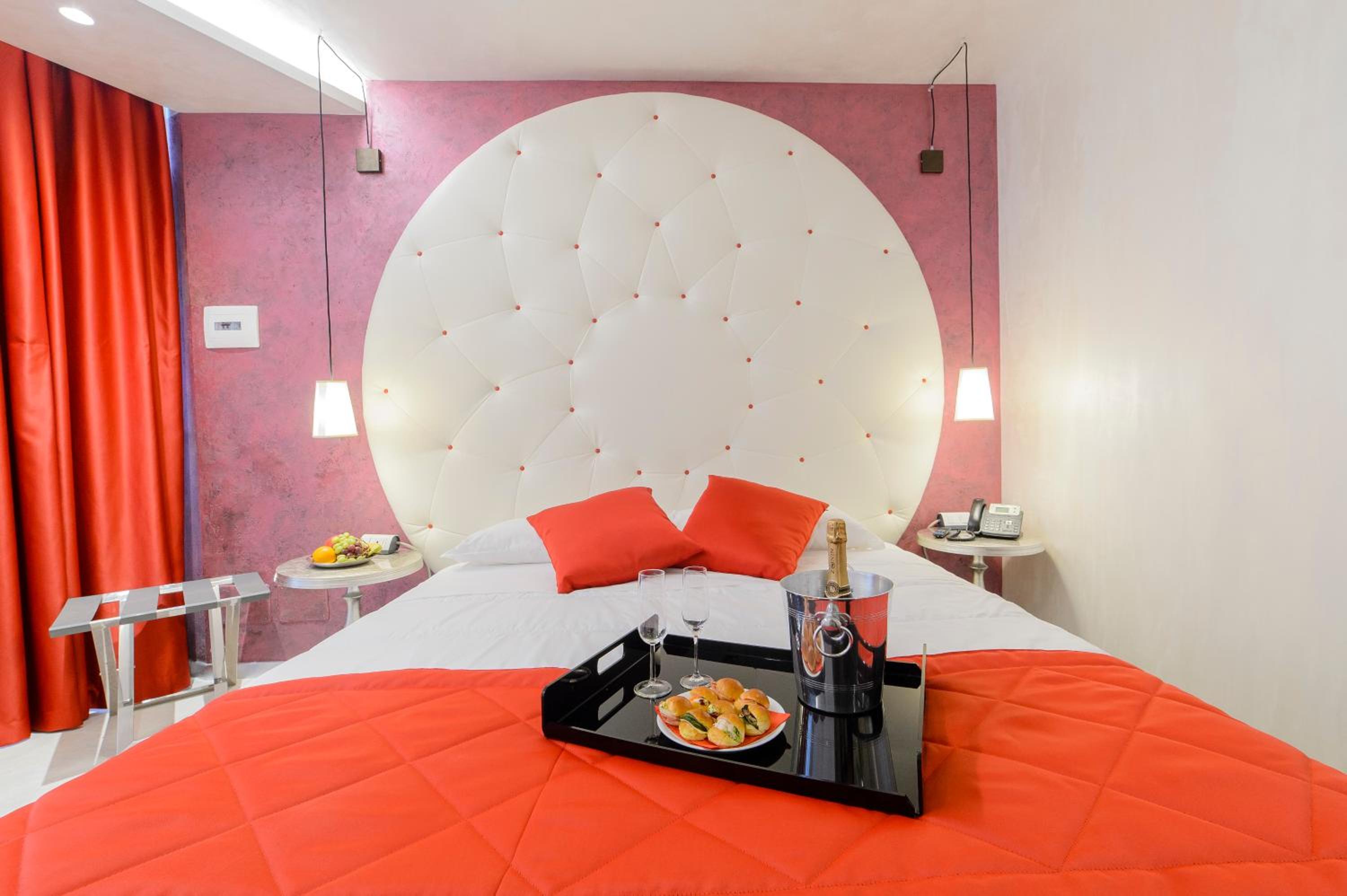 Superior Double Room thumbnail 5