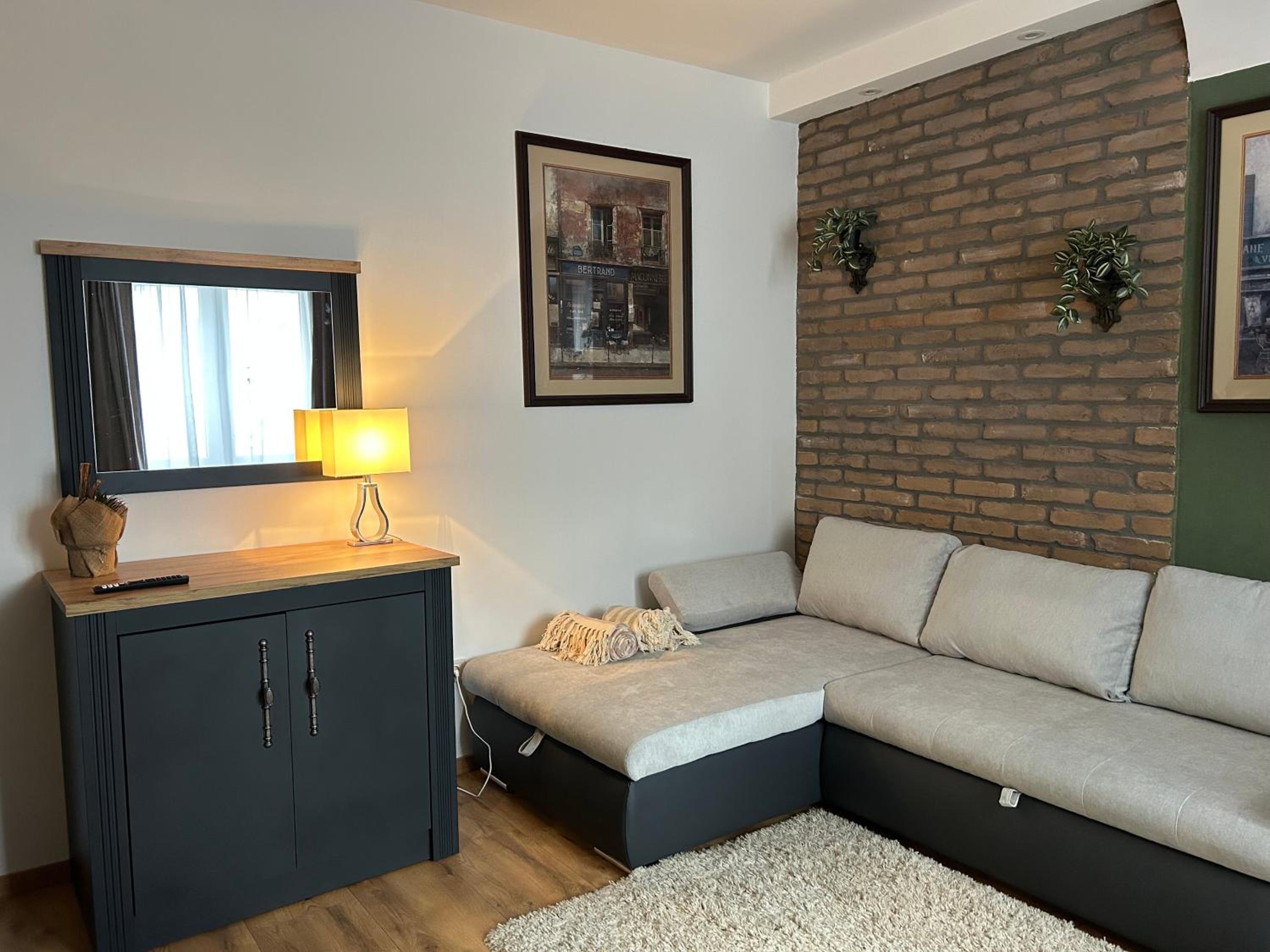 One-Bedroom Apartment with Garden View