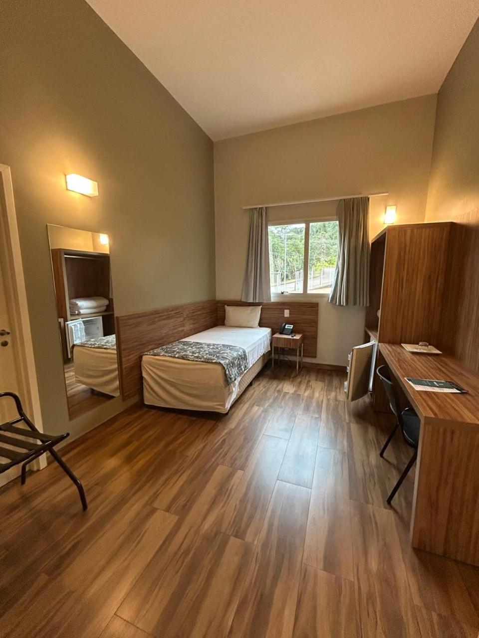 Single Room - Disability Access photo 3