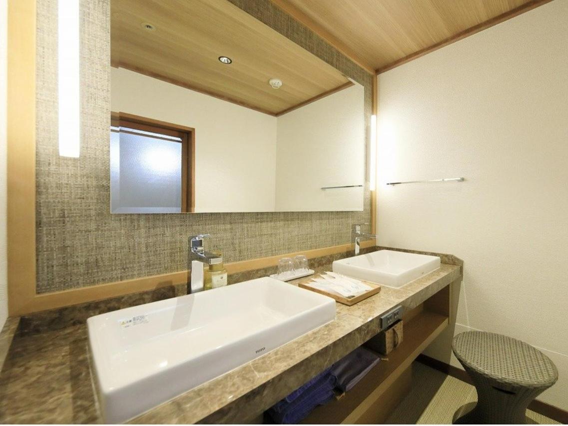 Triple Room with Lake View