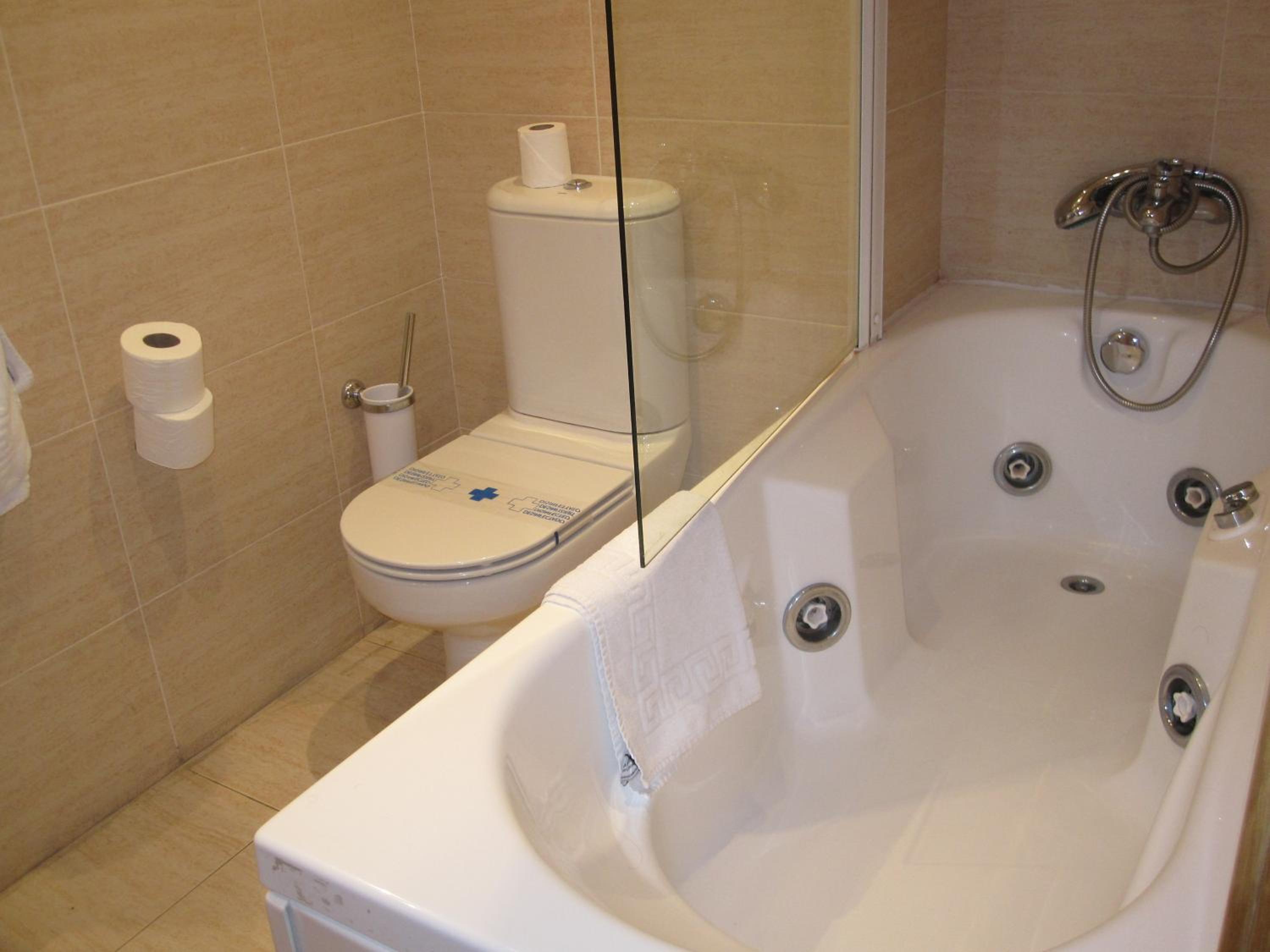 Superior Triple Room photo 3