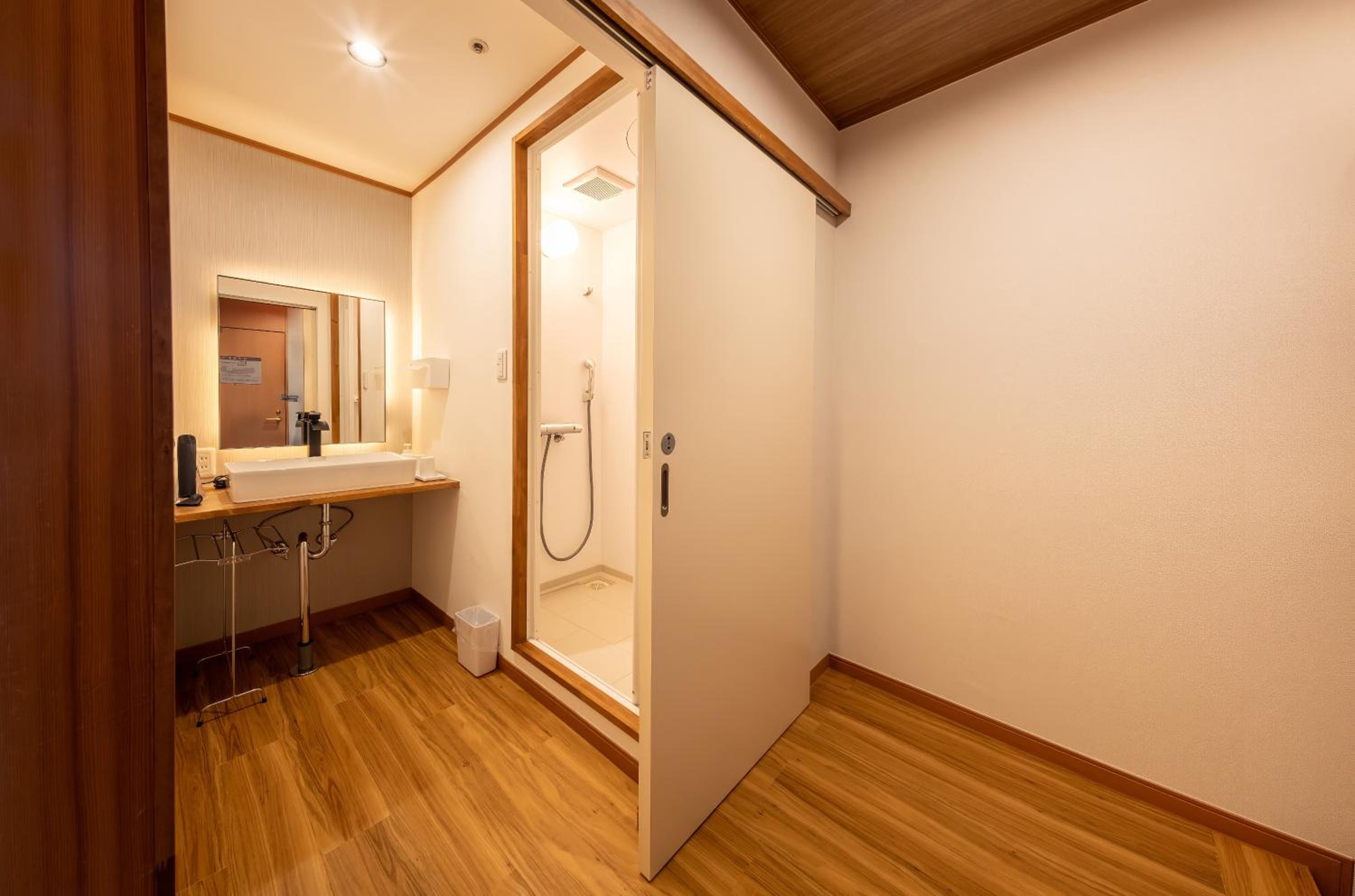 Japanese-Style Room with shower - Photo 1