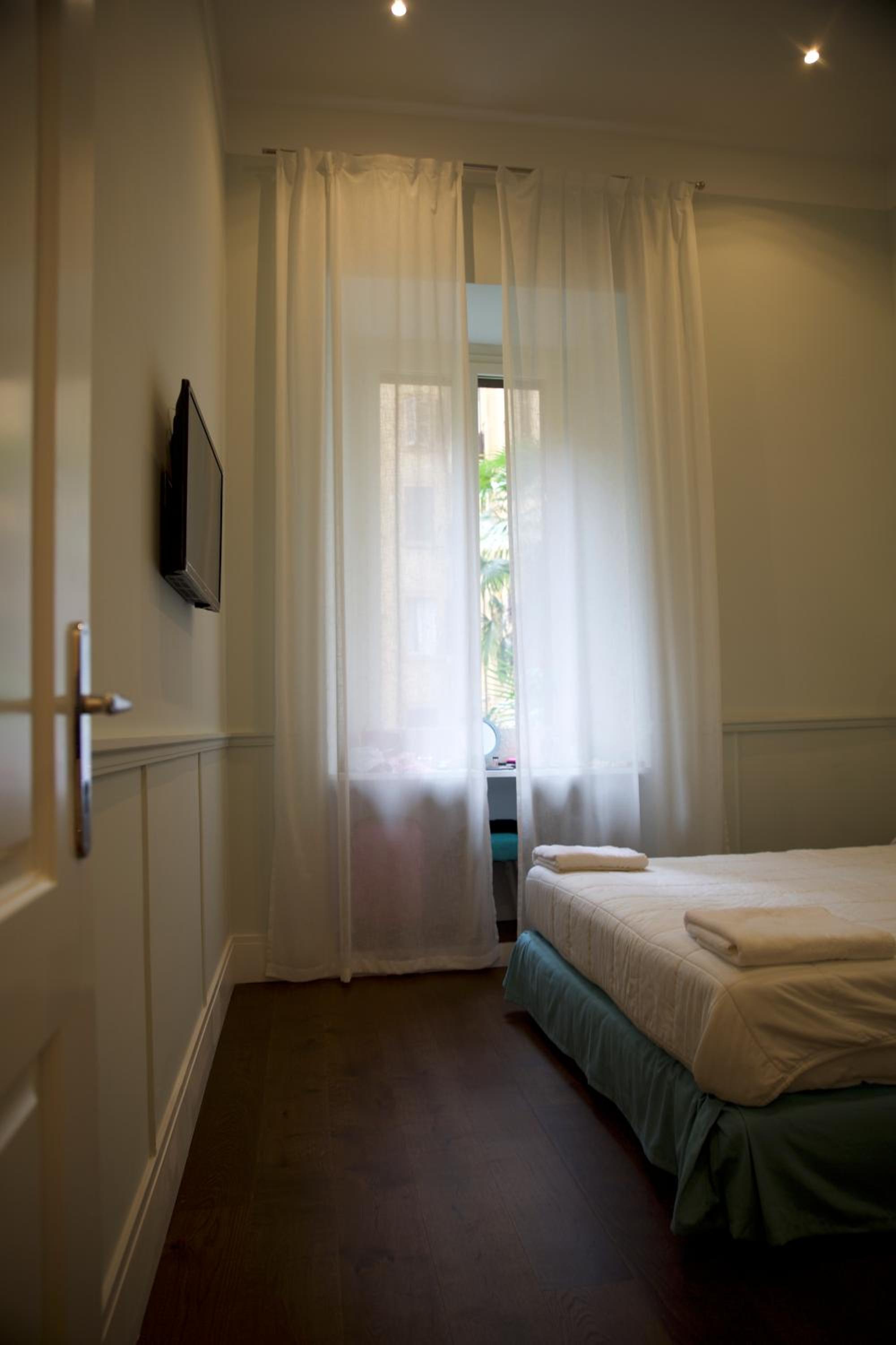 Deluxe Double or Twin Room photo 3