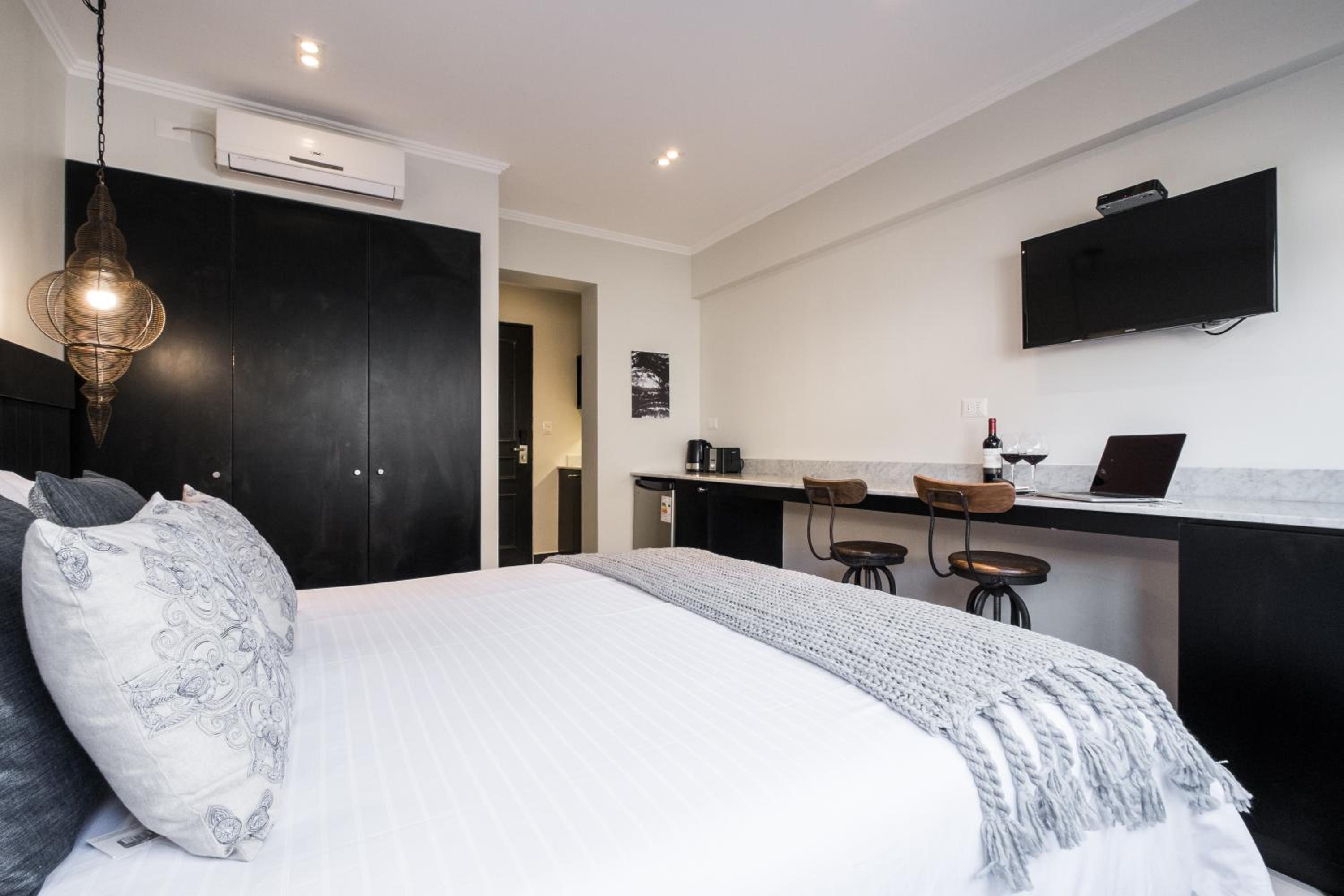 Standard Apartment - Double Bed photo 2