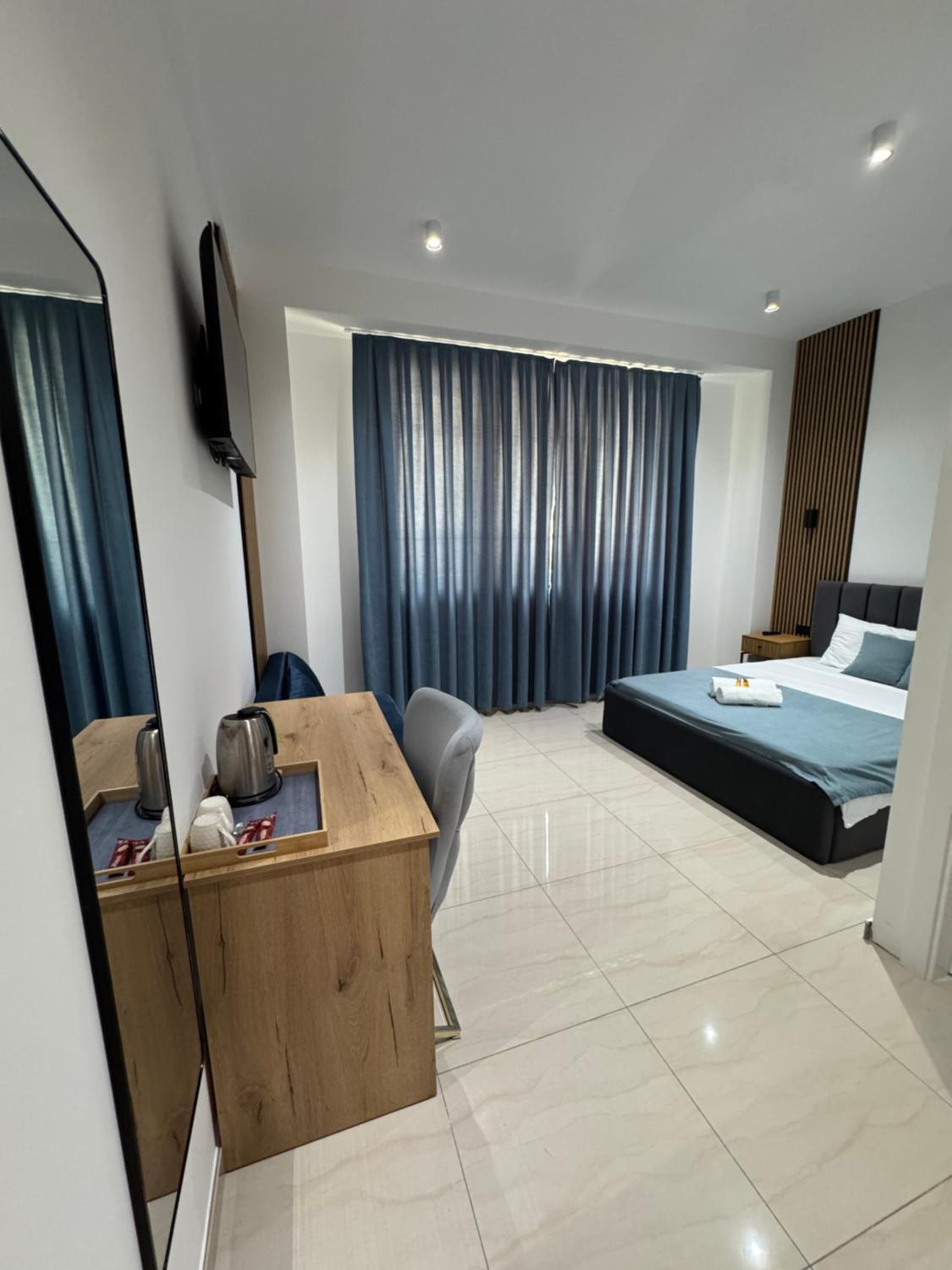 Deluxe Double Room with Extra Bed photo 1