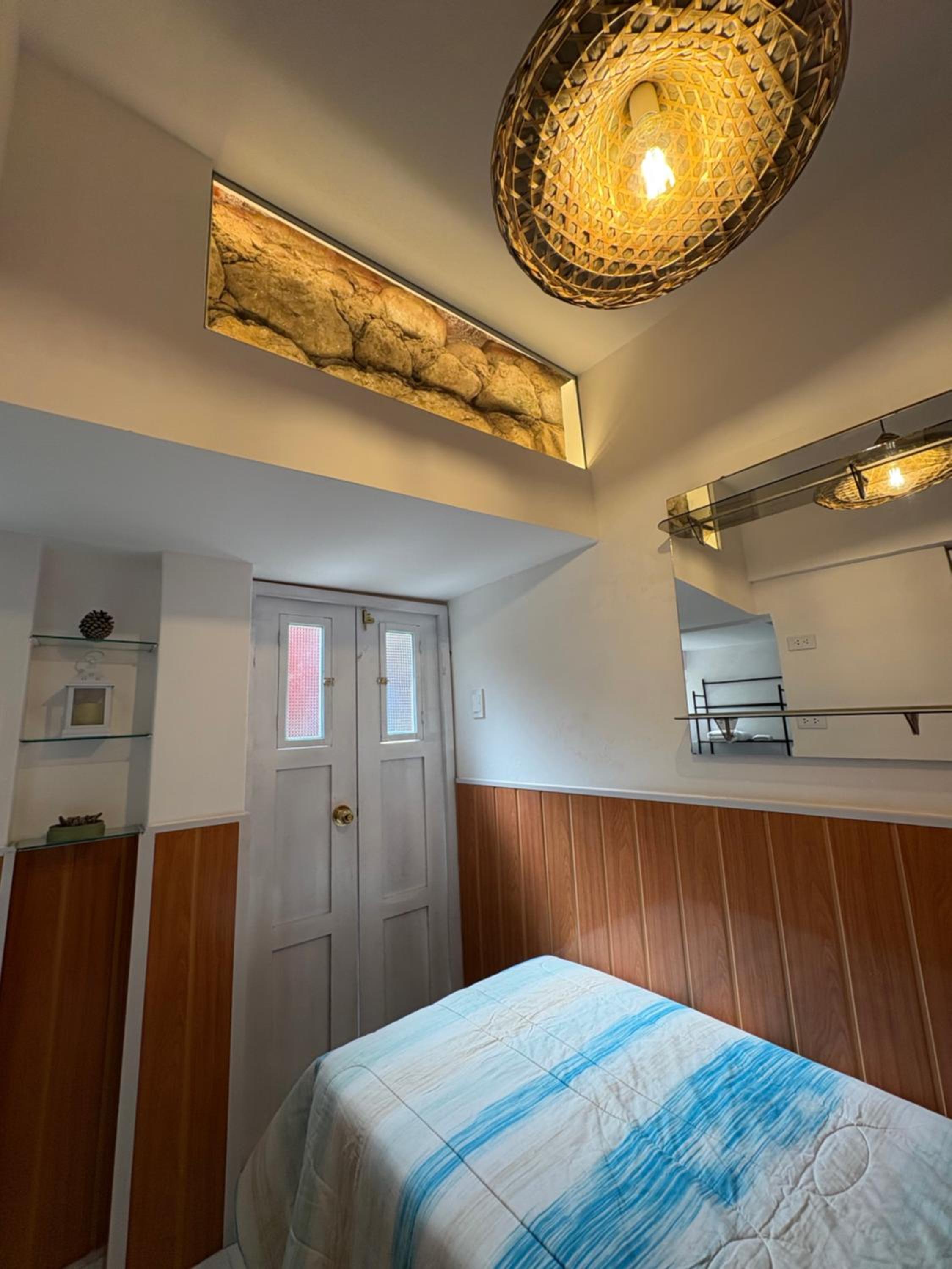 Small Single Room photo 2
