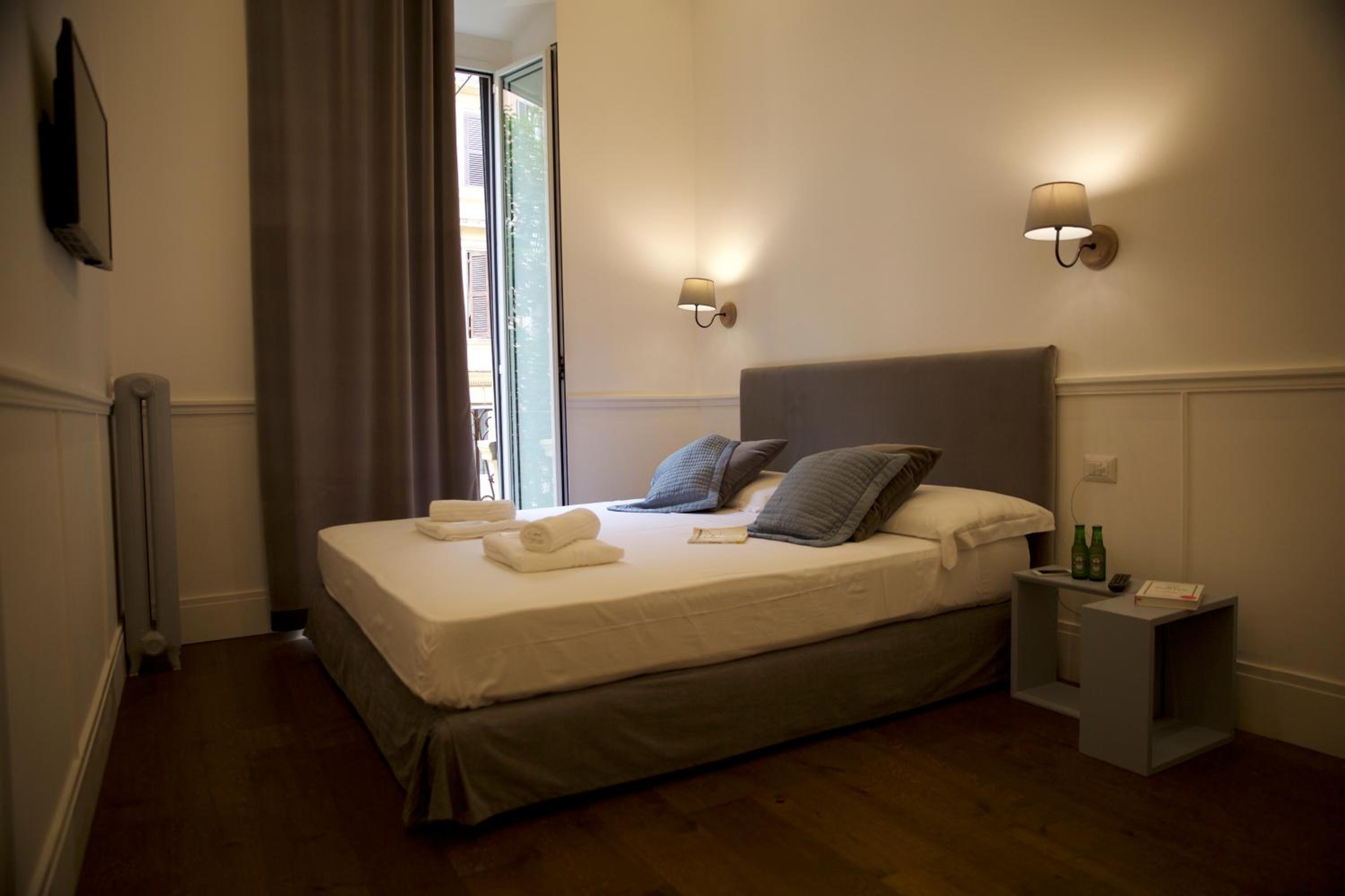 Junior Suite with Balcony photo 2