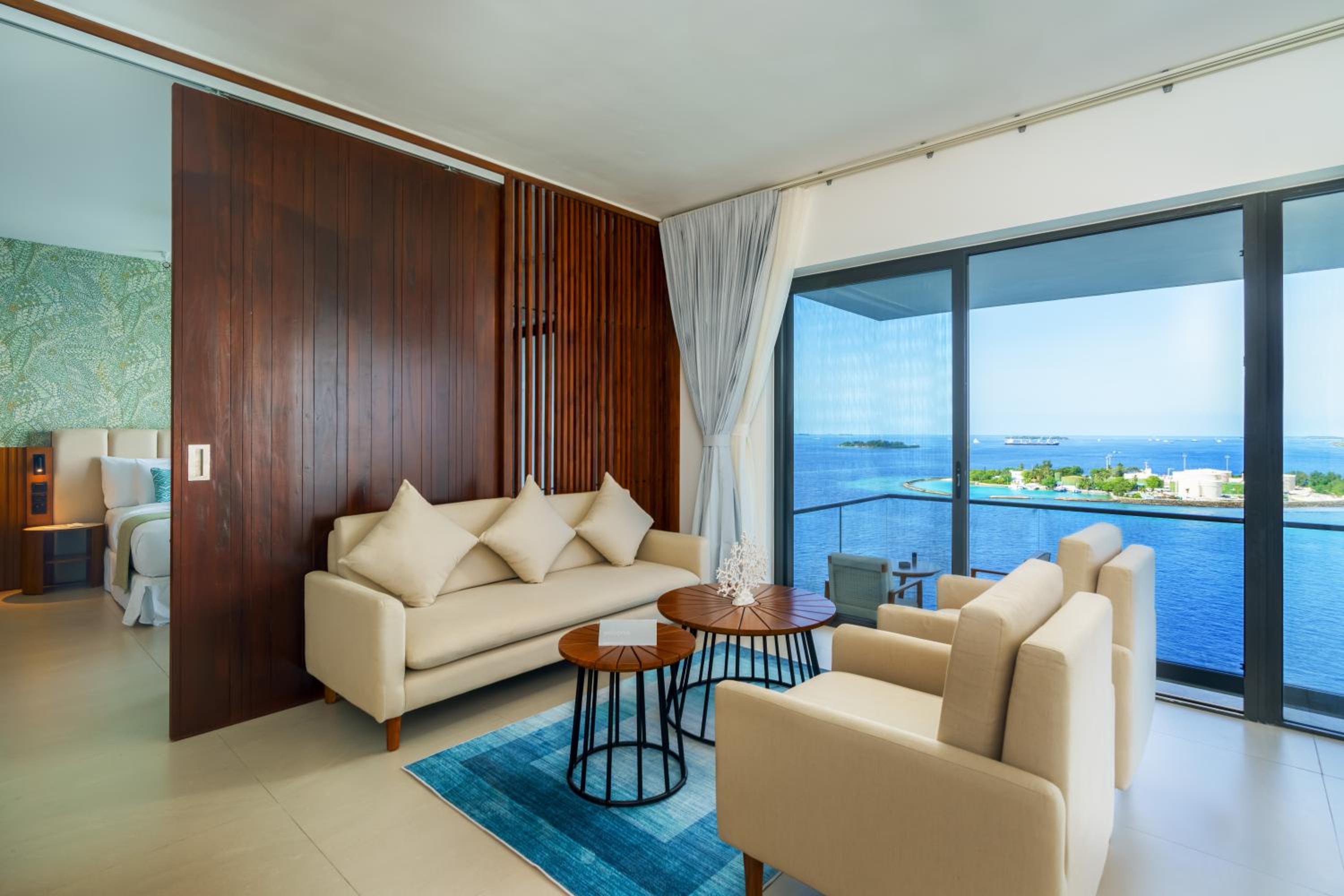 Junior Suite Ocean View (Free Airport Transfer) - Photo 4