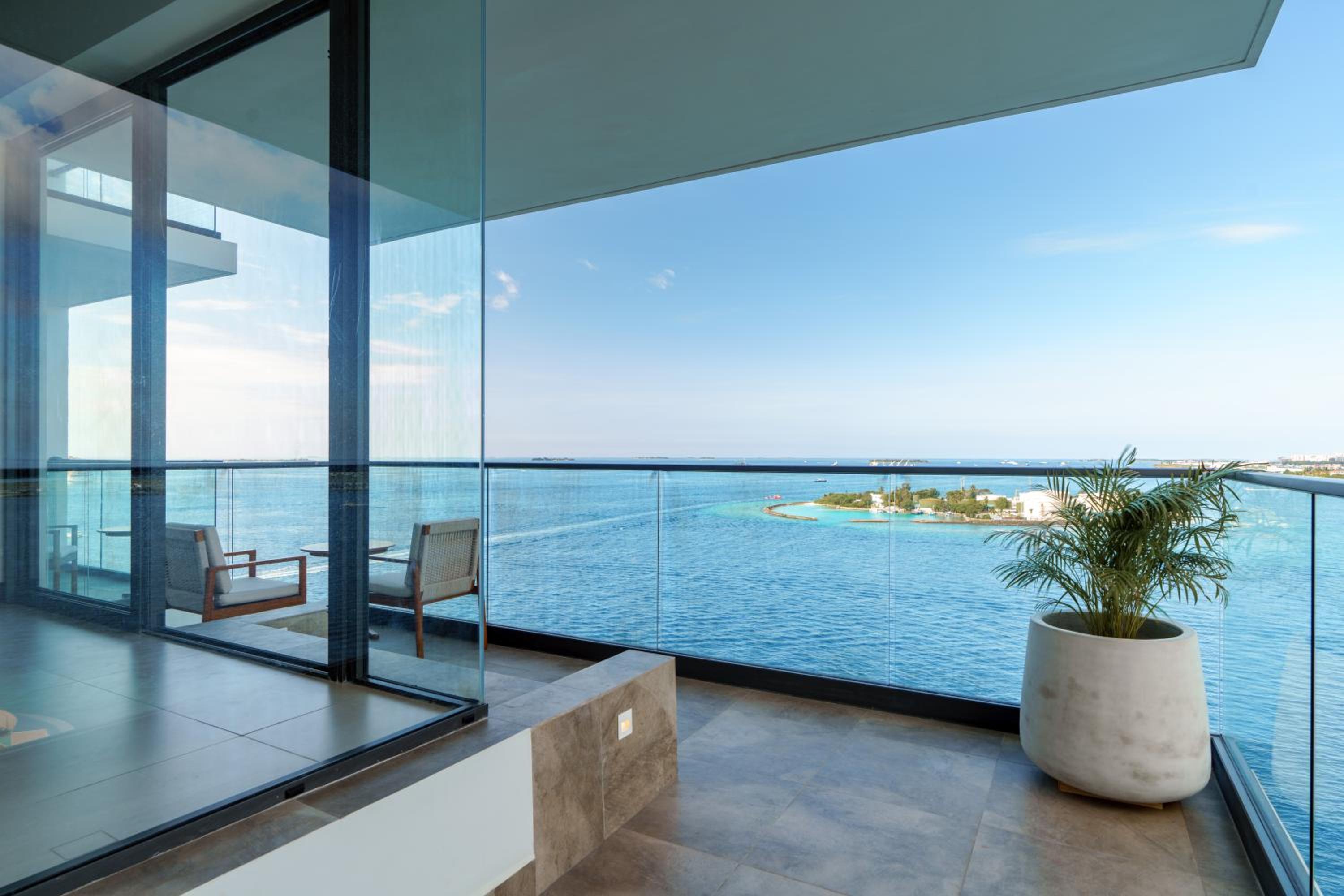 Junior Suite Ocean View (Free Airport Transfer) - Photo 3