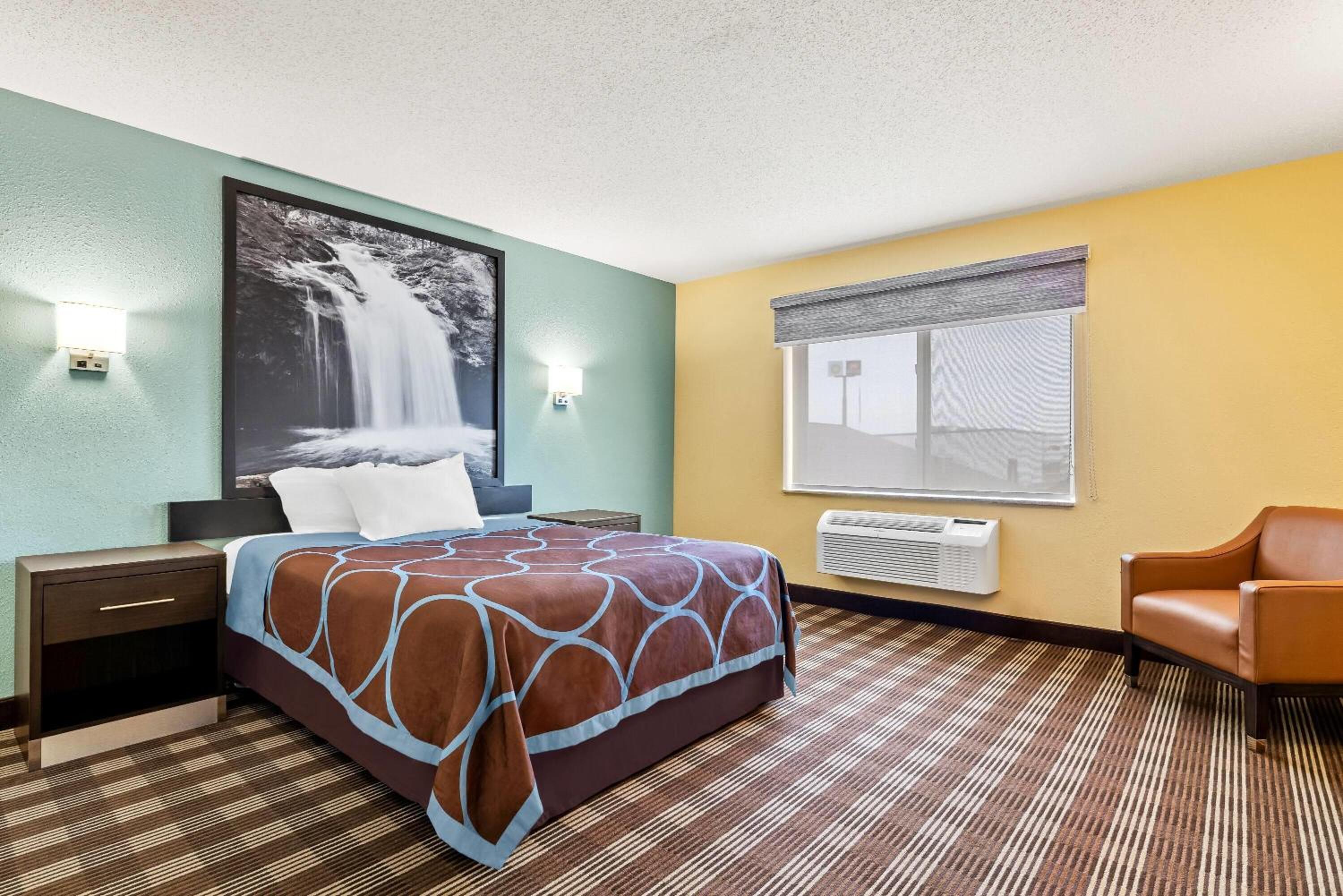 Two-Bedroom, Suite with 1 King Bed and 1 Queen Bed,  Non-Smoking - Photo 1