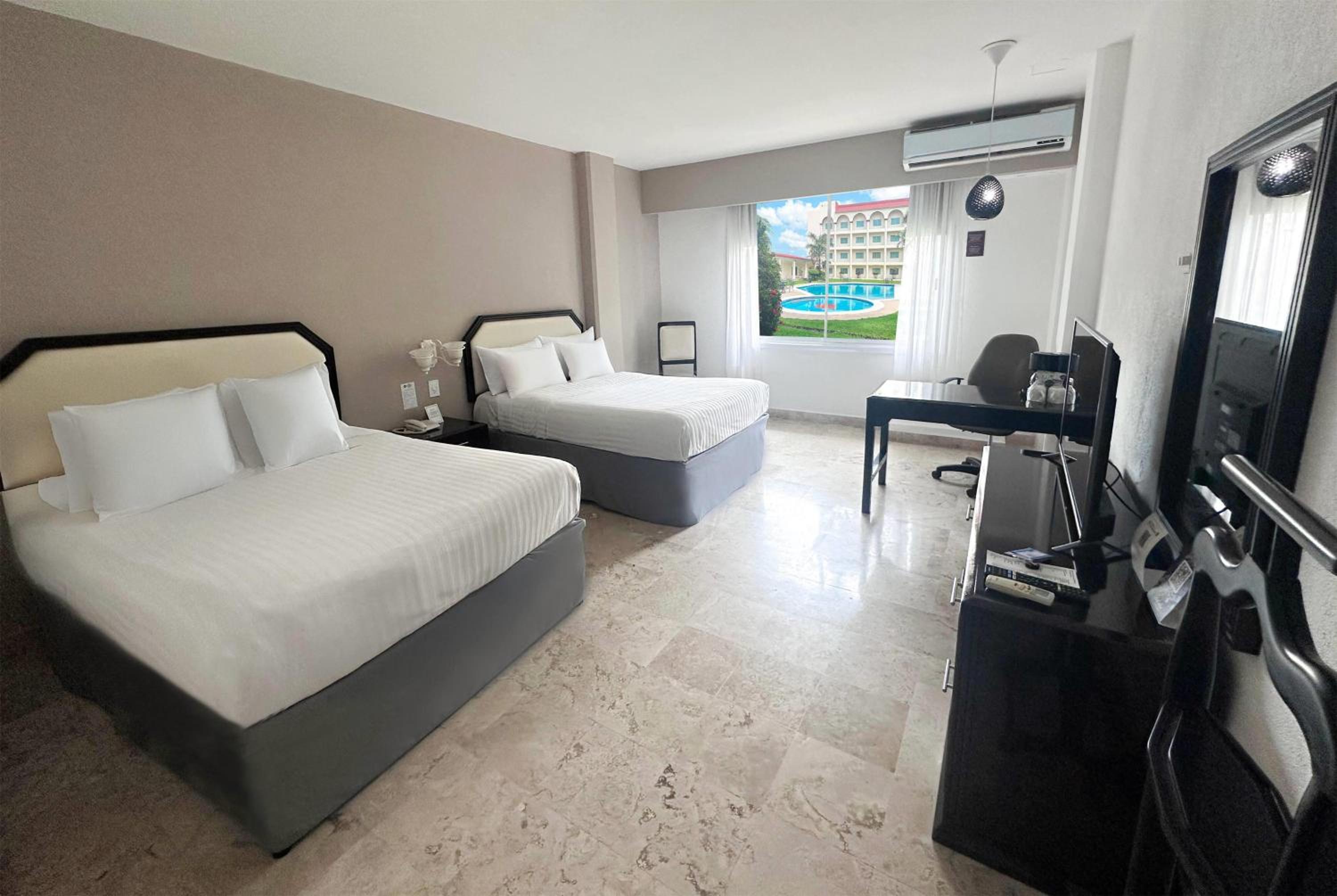 Double Room with Two Double Beds - Non-Smoking