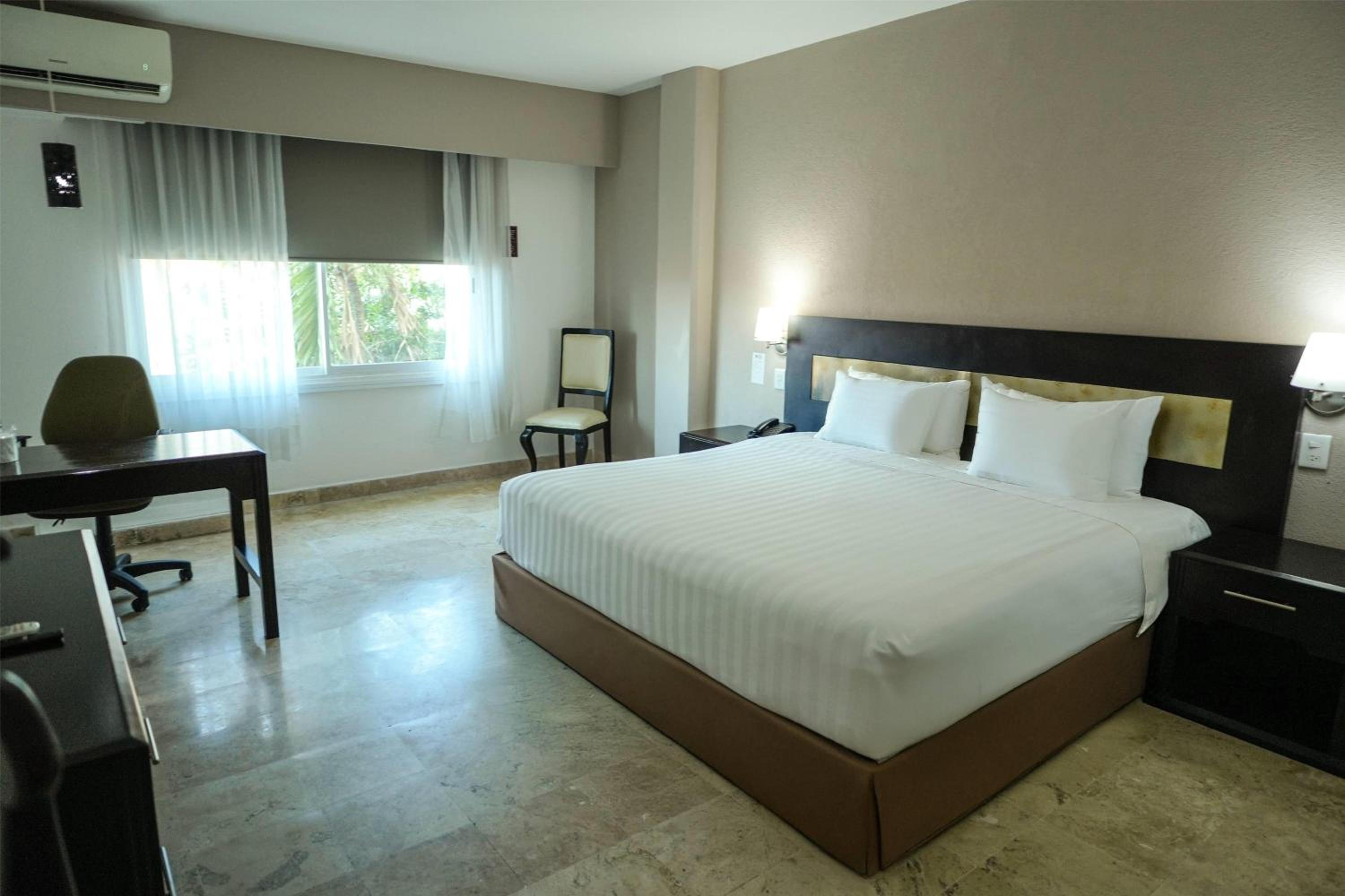 Presidential Suite - Non-Smoking photo 1