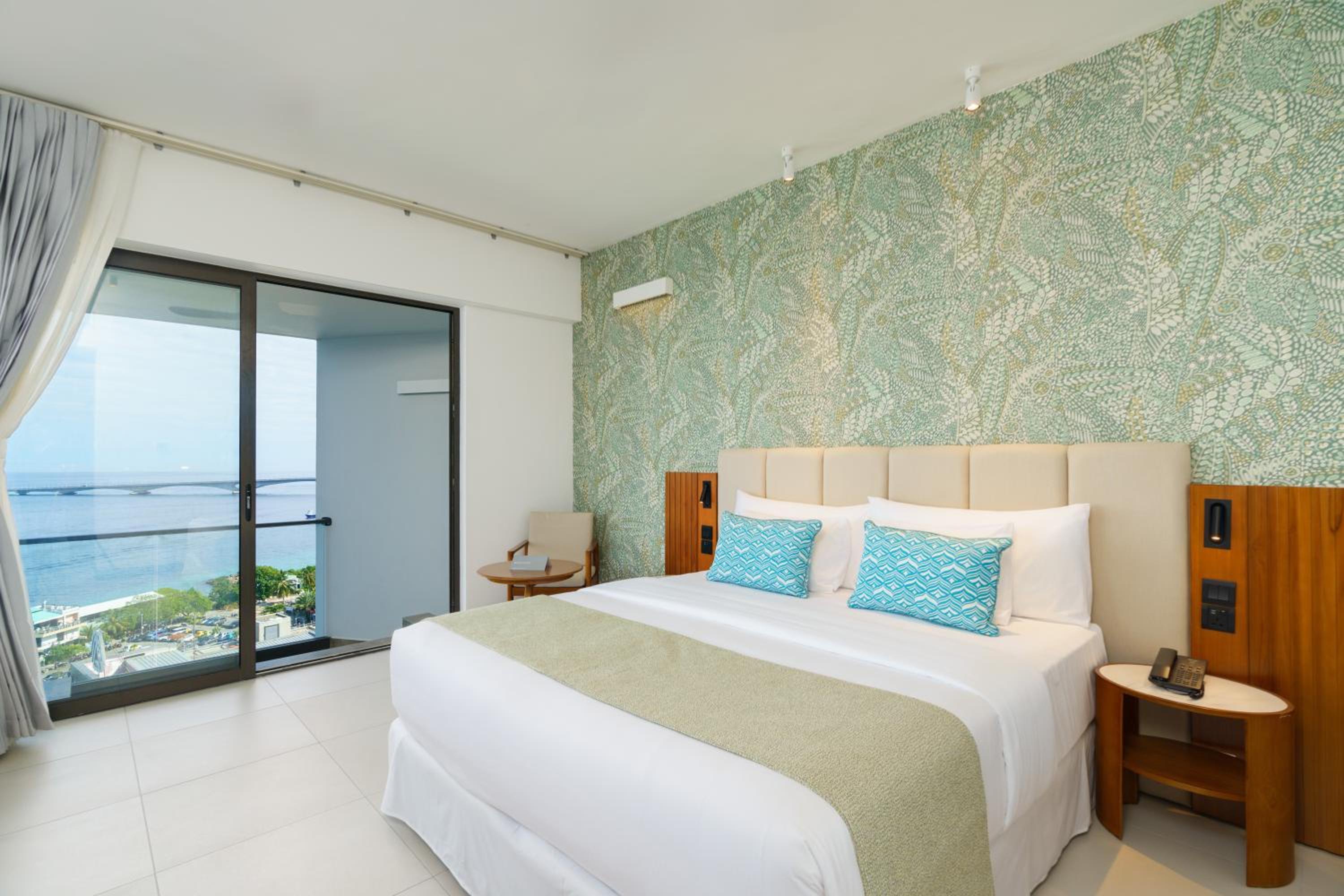 Superior Ocean Front Deluxe (Free Airport Transfer) - Photo 4