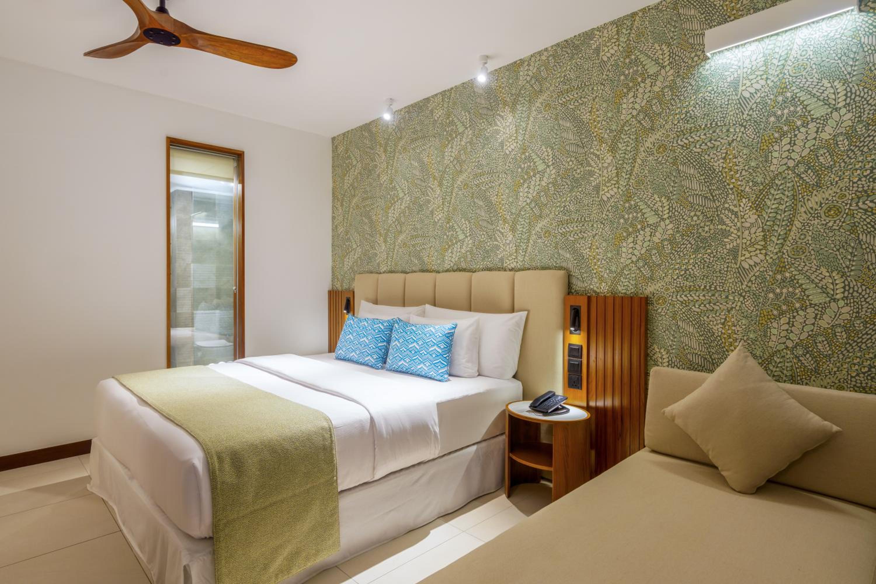 Family Room (Free Airport Transfer) - Photo 1