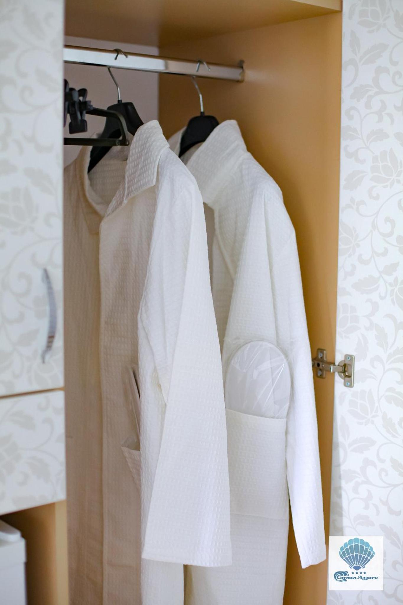Deluxe Double Room with Sea View photo 3