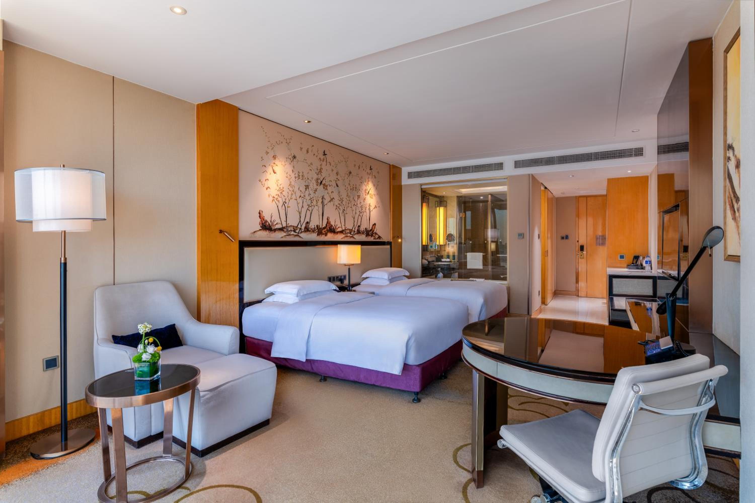 Deluxe Twin Room with View photo 3