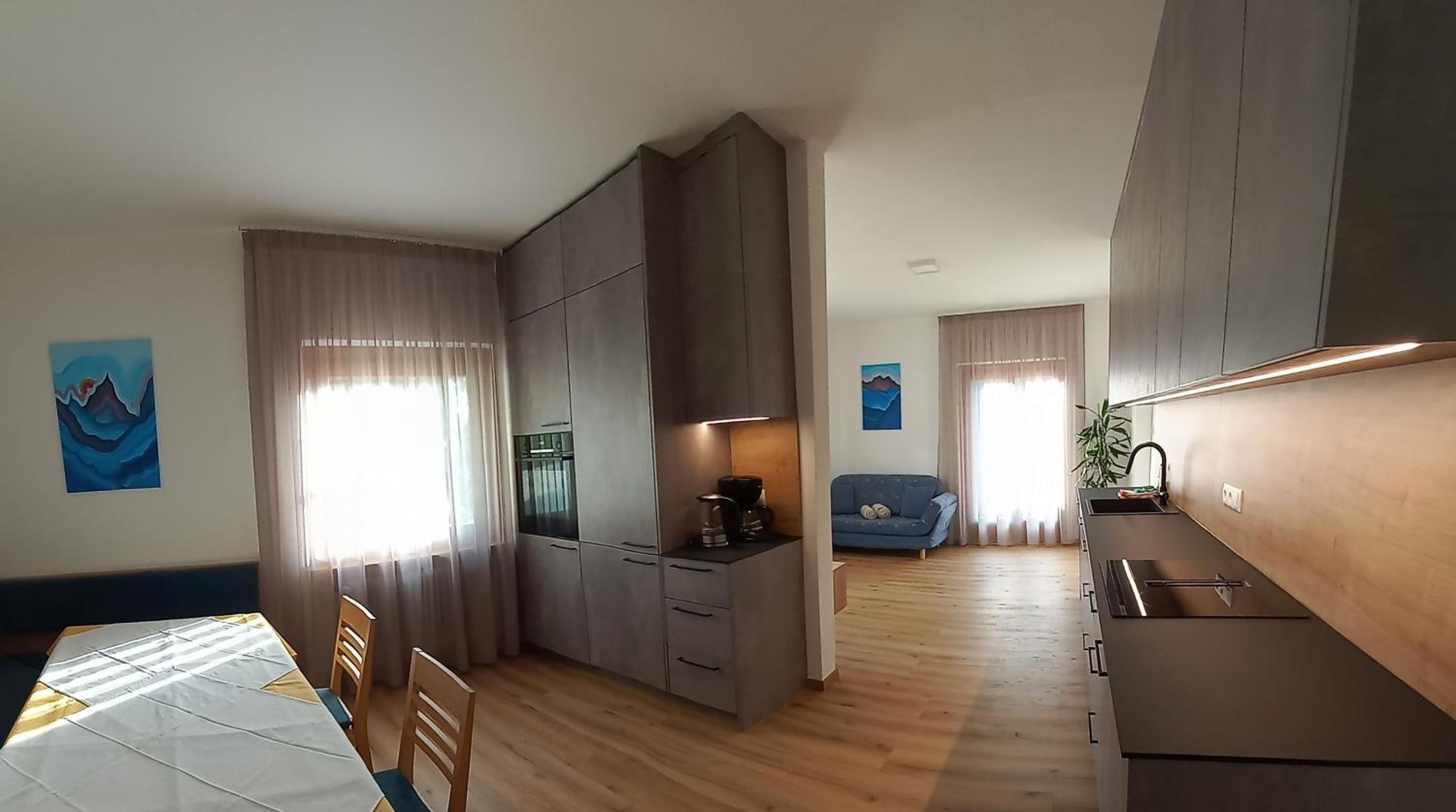 Two-Bedroom Apartment with View photo 2