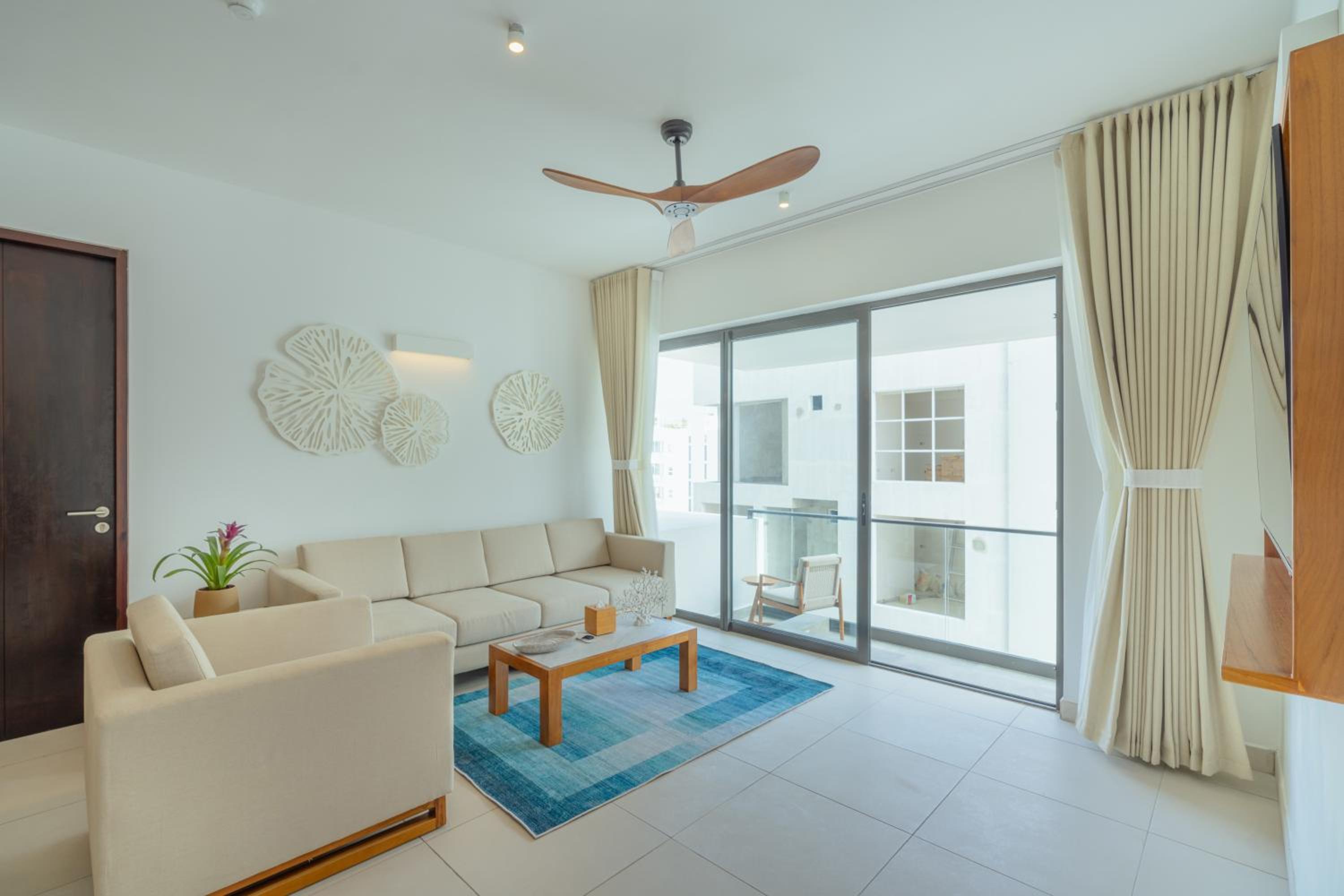 	 City 2 Bedroom Apartment (Free Airport Transfer) - Photo 1