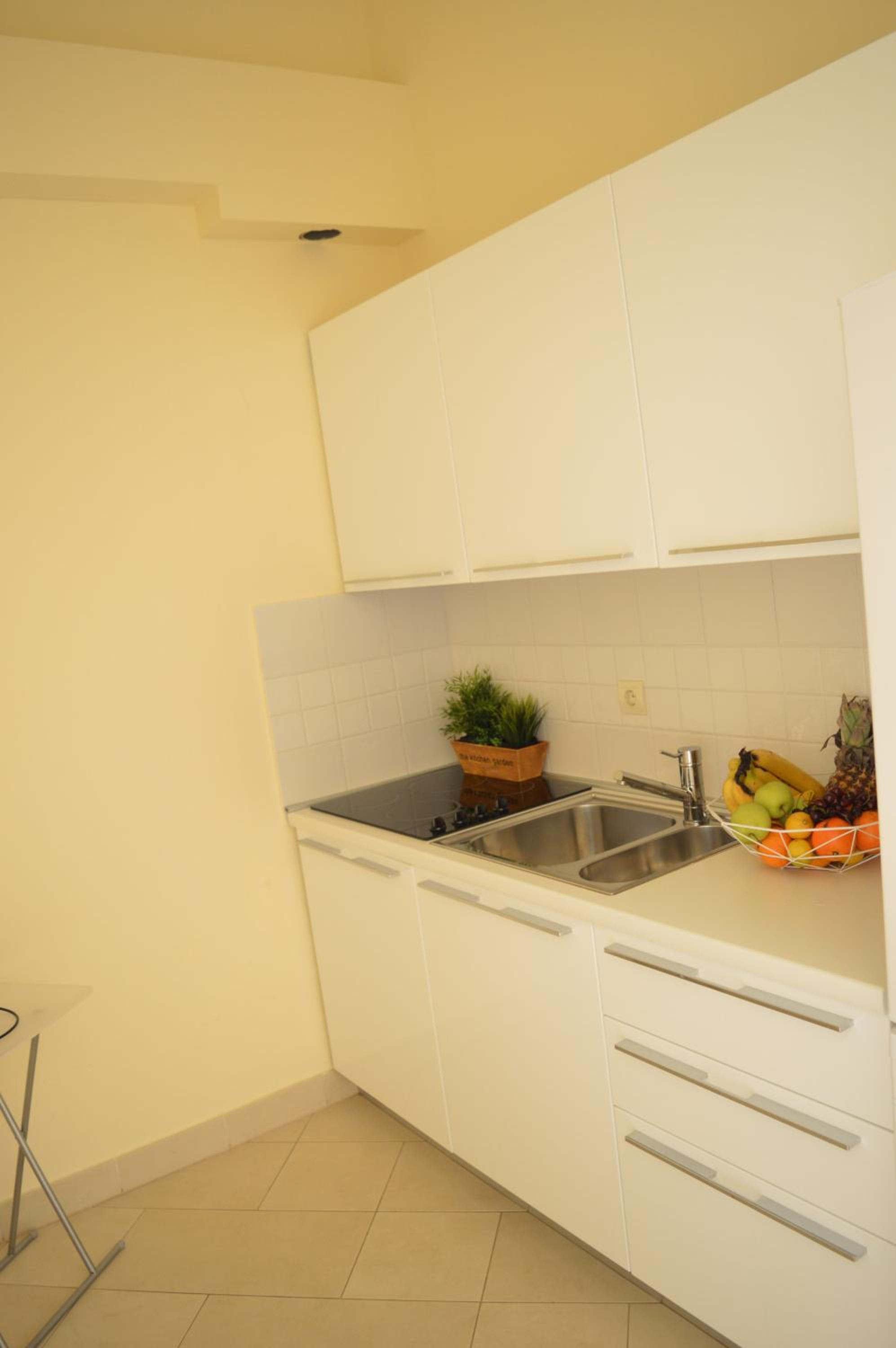 One-Bedroom Apartment with Sea View - Photo 6