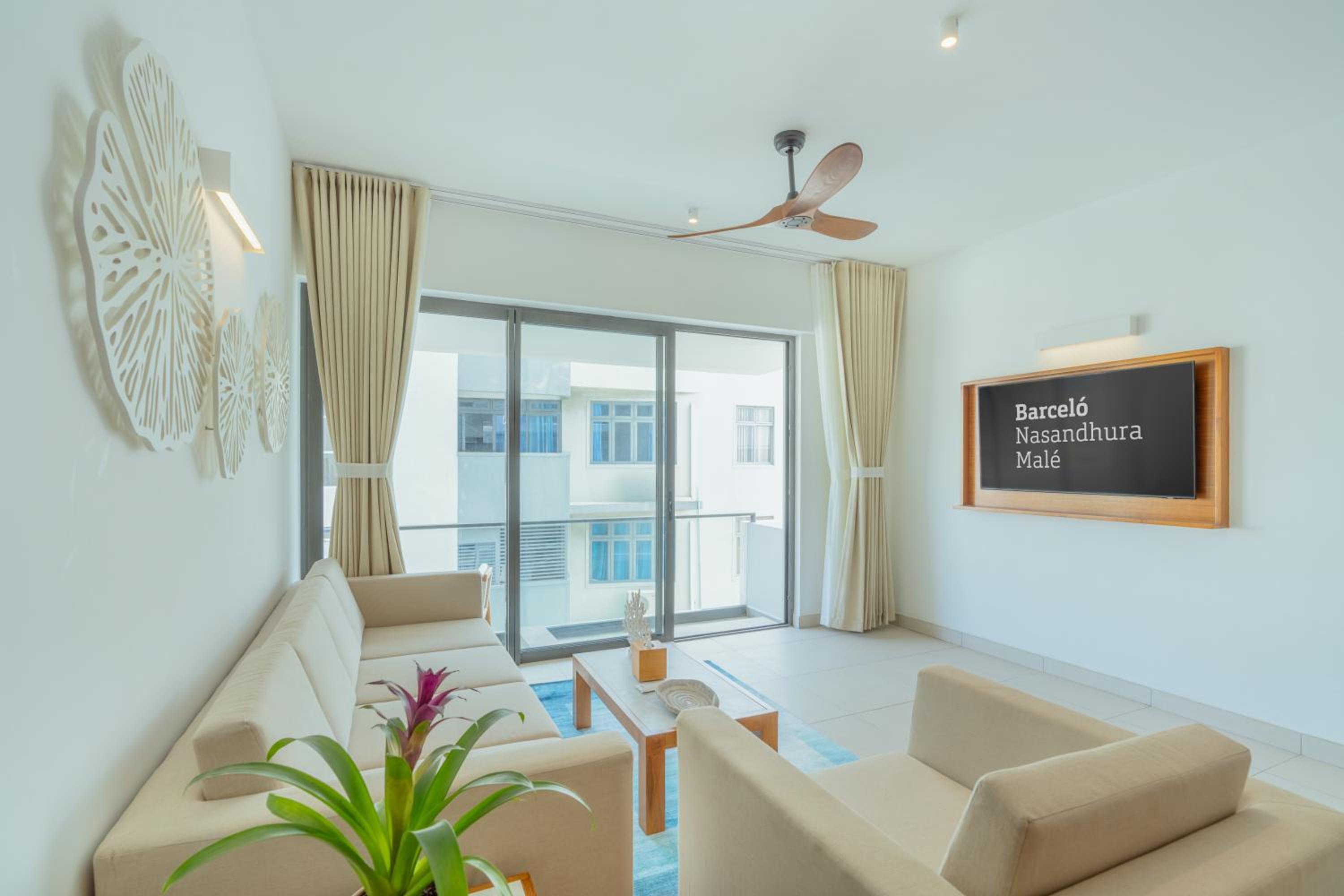 	 City 2 Bedroom Apartment (Free Airport Transfer) - Photo 4