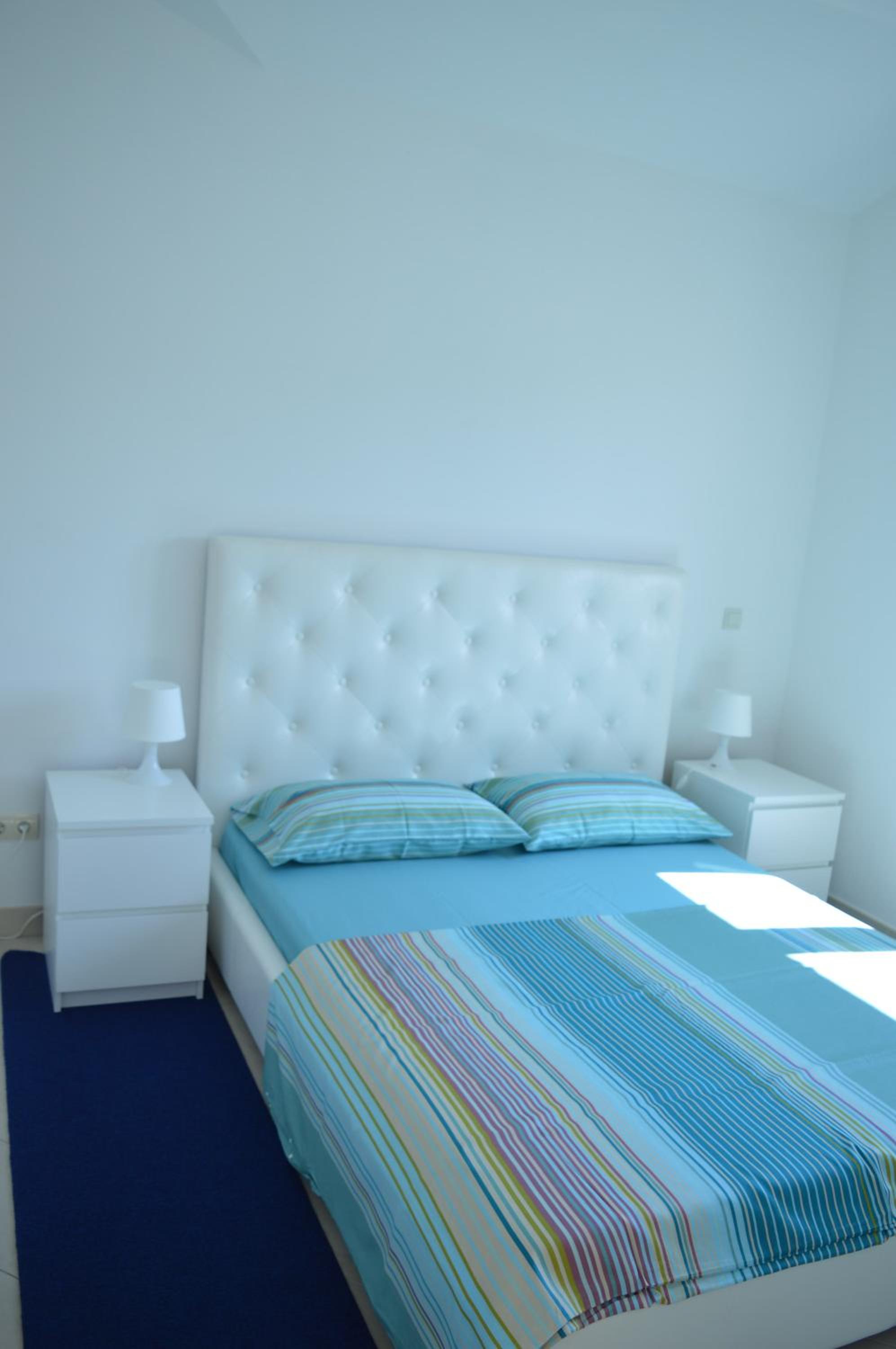 One-Bedroom Apartment with Sea View - Photo 21
