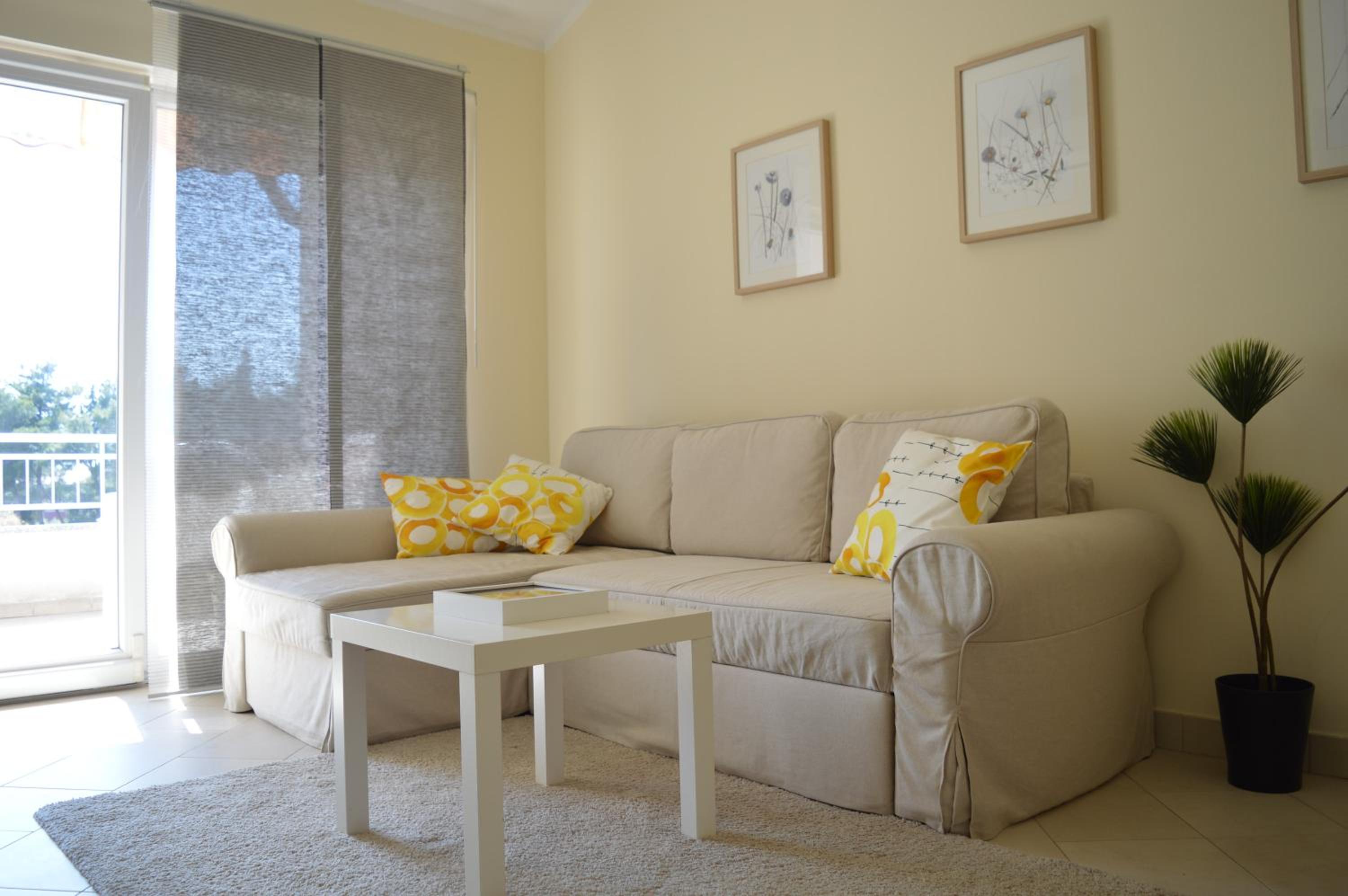 One-Bedroom Apartment with Sea View - Photo 12