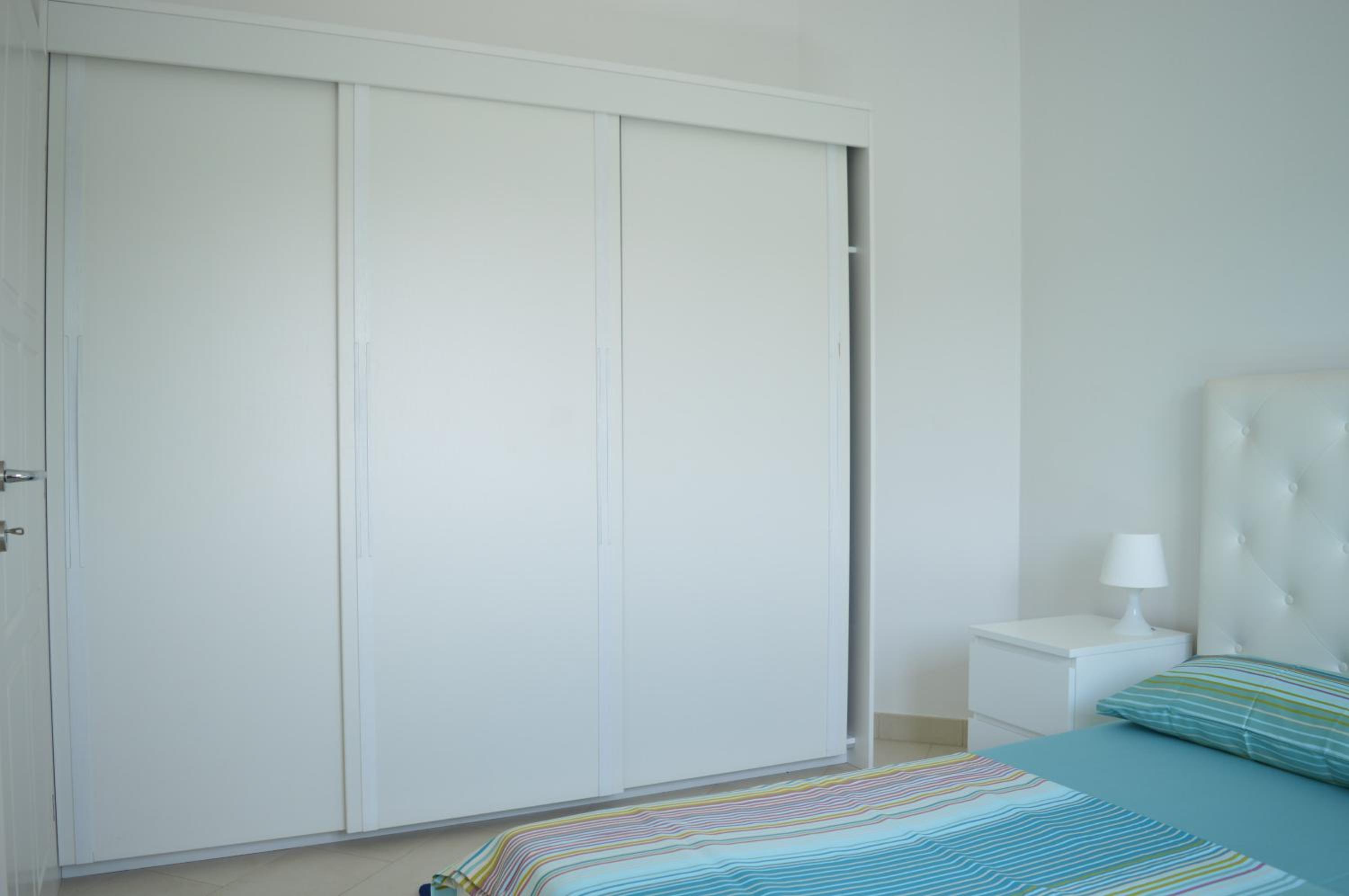 One-Bedroom Apartment with Sea View - Photo 22