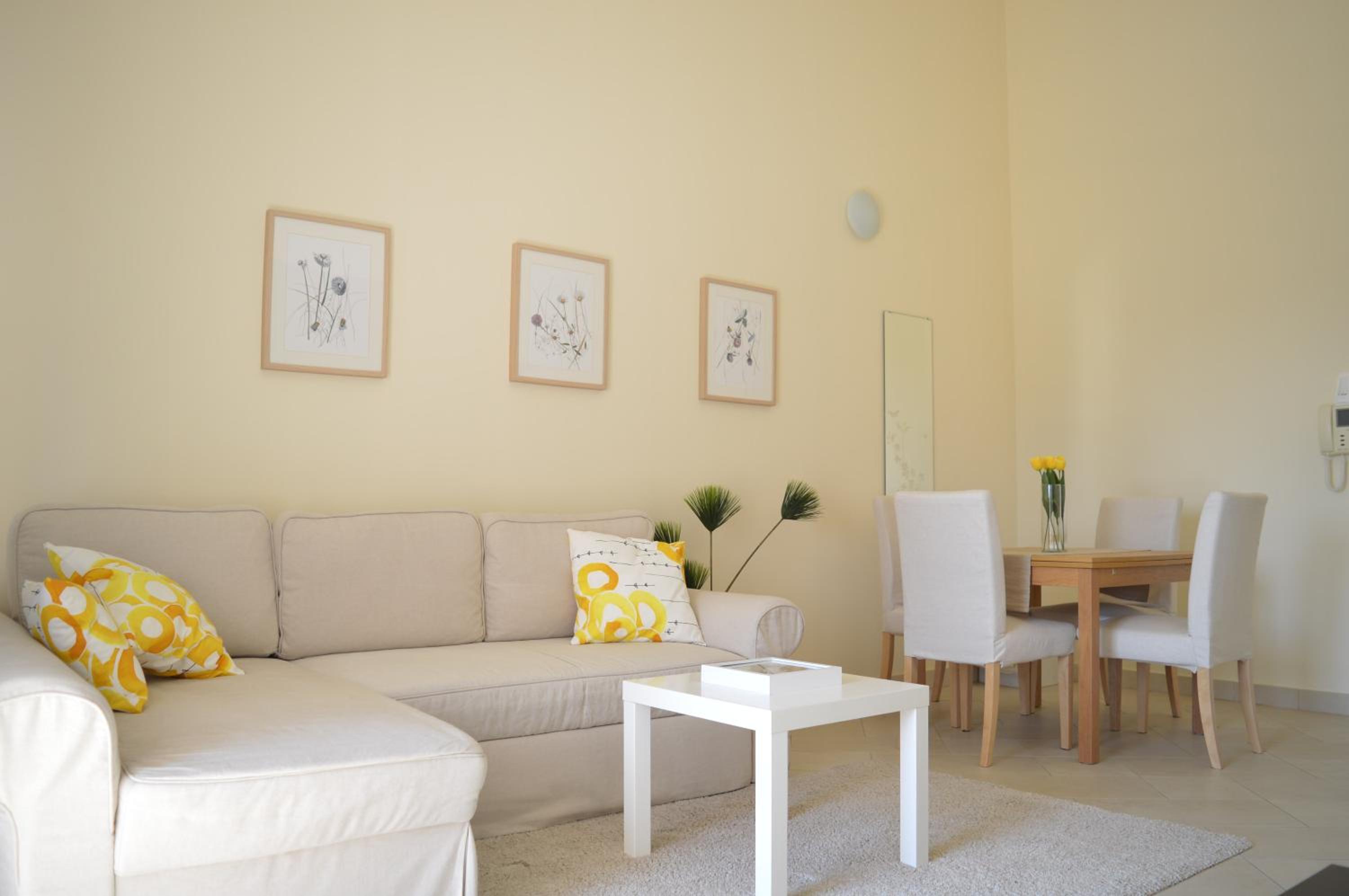 One-Bedroom Apartment with Sea View - Photo 10