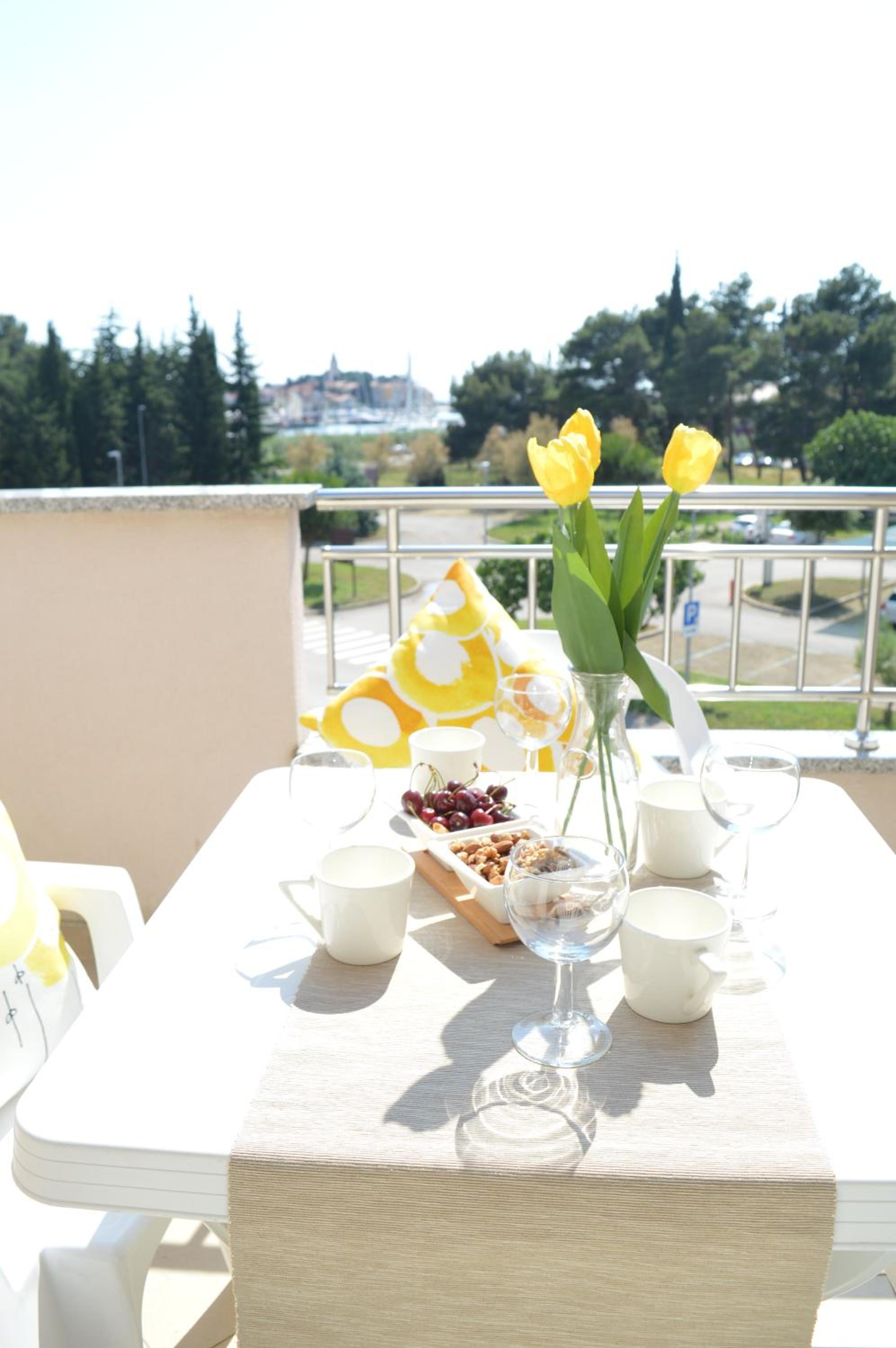 One-Bedroom Apartment with Sea View - Photo 16