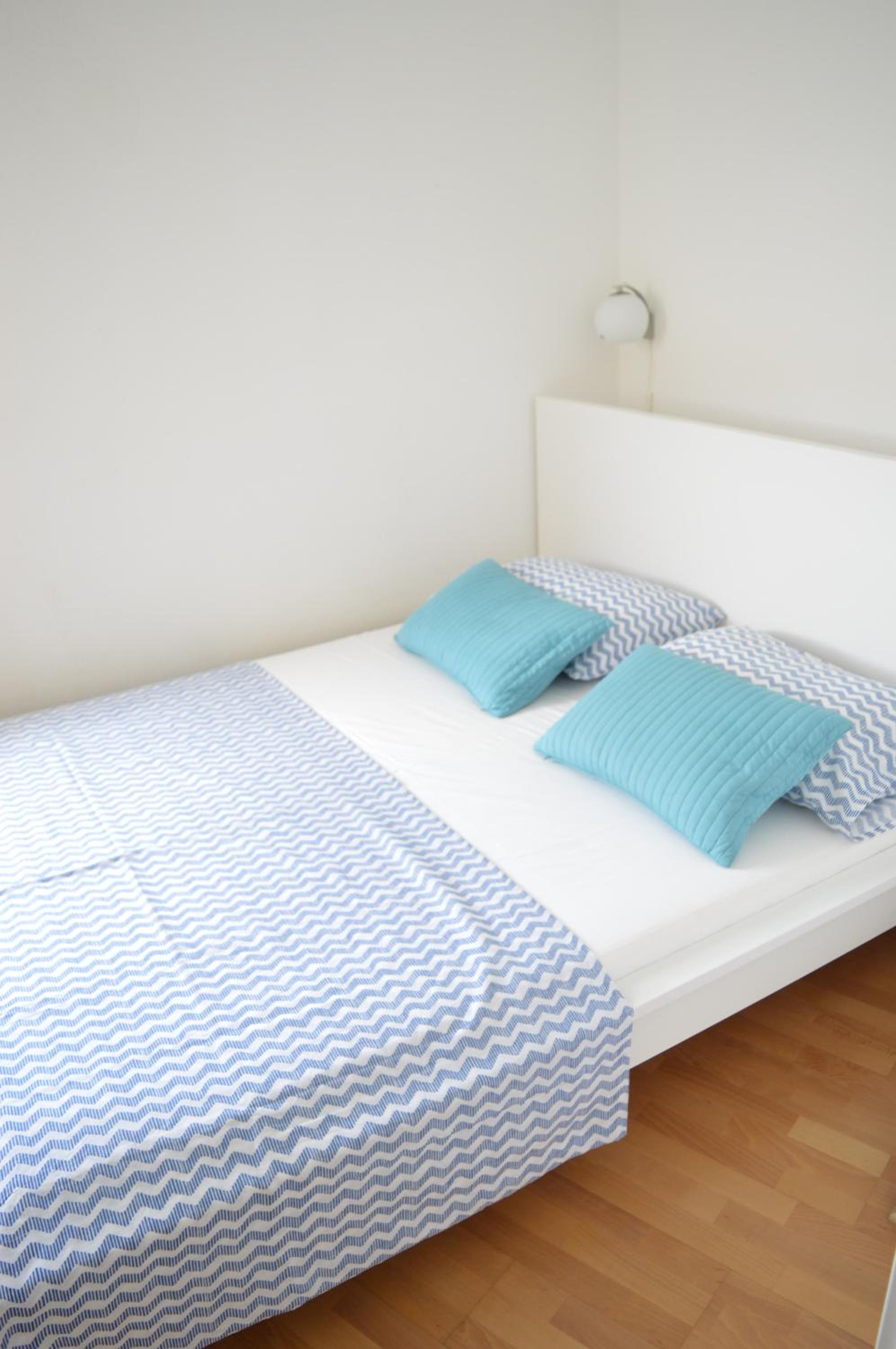 Three-Bedroom Apartment with Terrace and Sea View - Photo 32